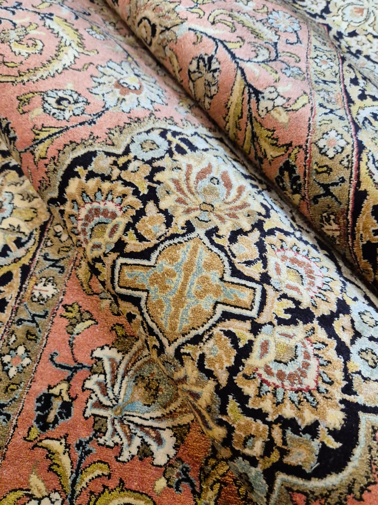 Ghom Seide Teppich Seide auf Seide florales Medaillon feine Knüpfung