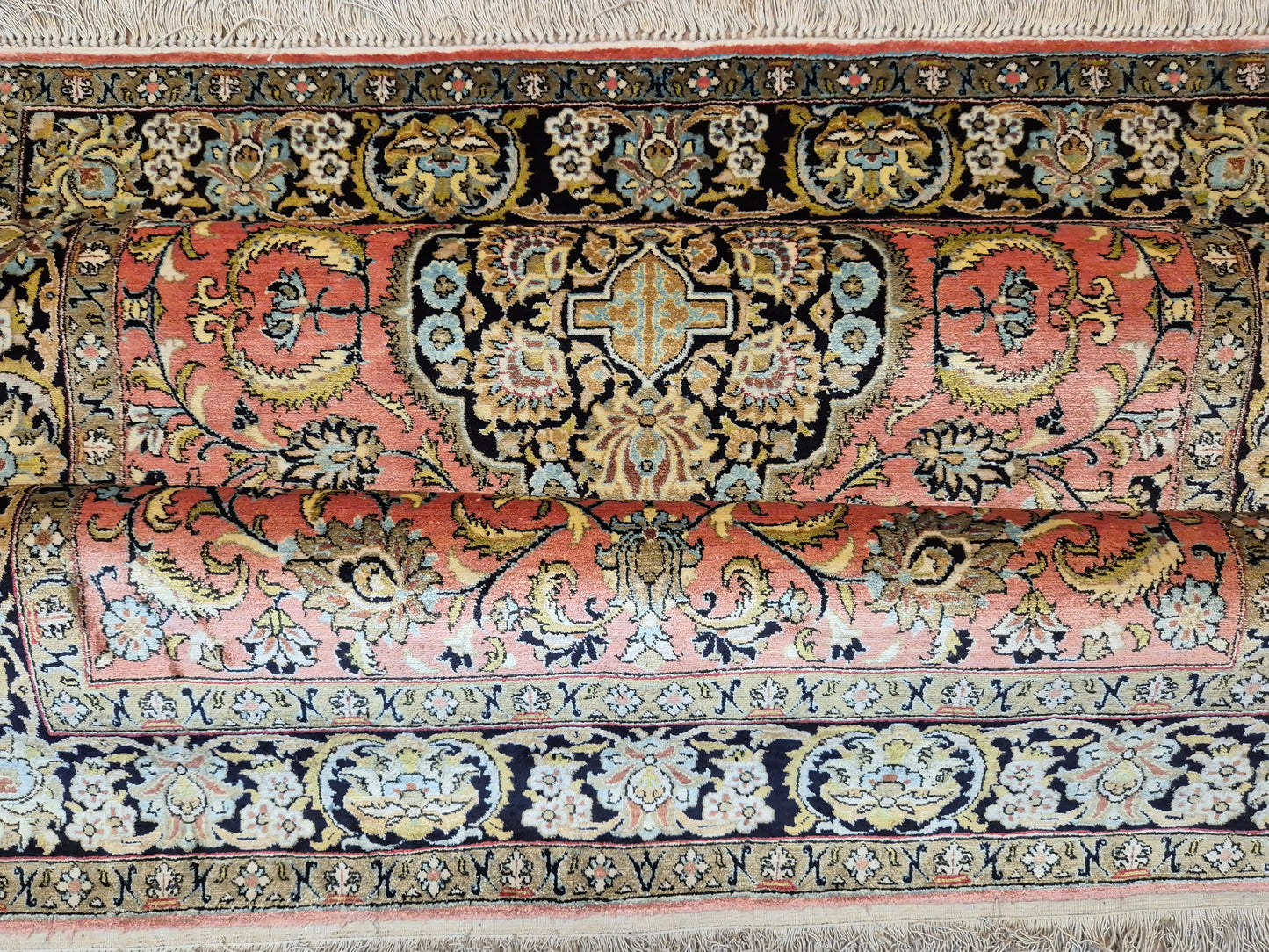 Ghom Seide Teppich Seide auf Seide florales Medaillon feine Knüpfung