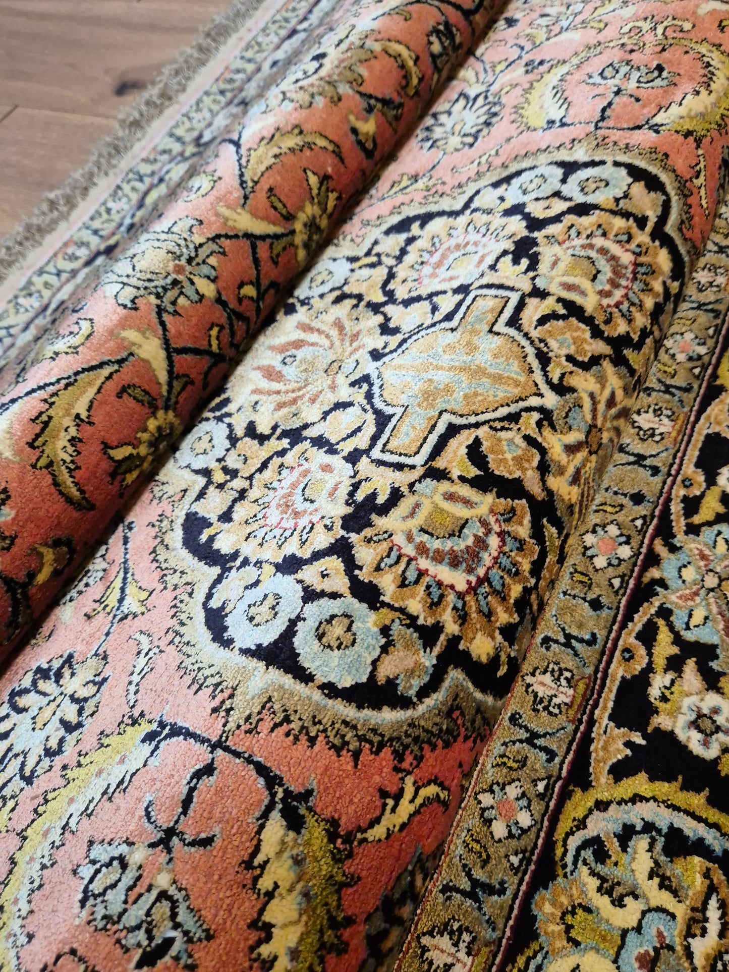 Ghom Seide Teppich Seide auf Seide florales Medaillon feine Knüpfung