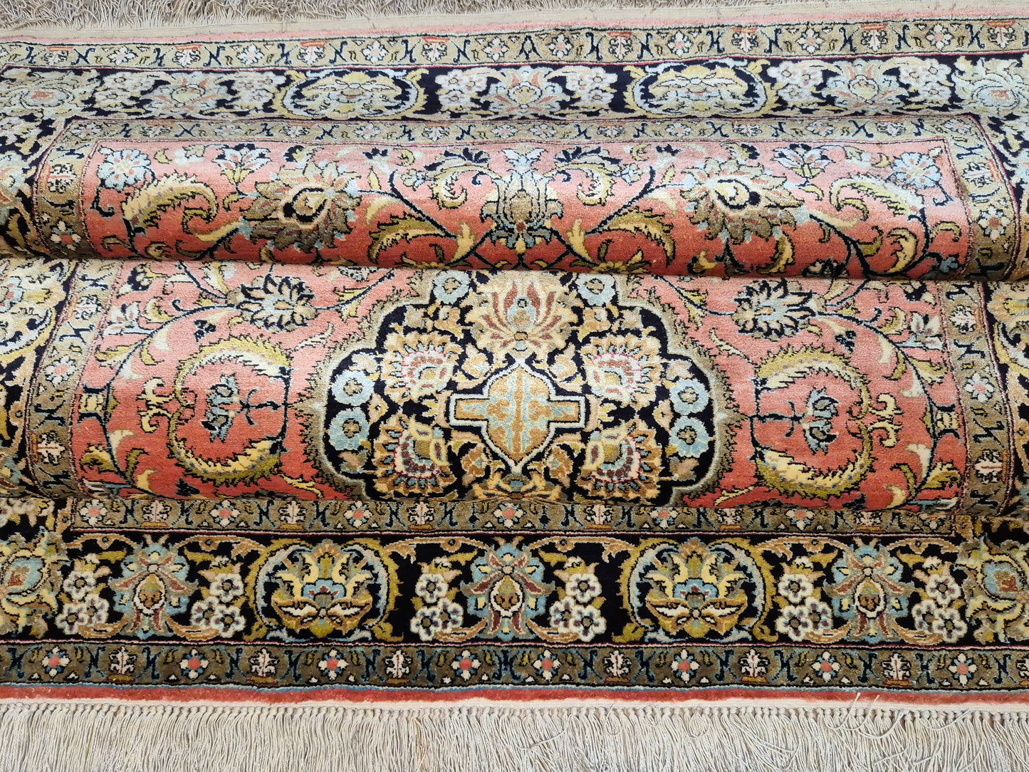 Ghom Seide Teppich Seide auf Seide florales Medaillon feine Knüpfung