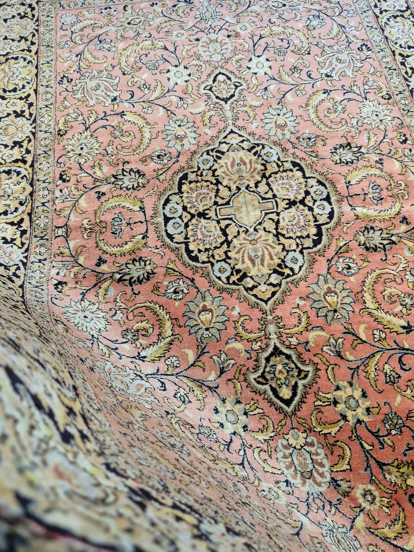 Ghom Seide Teppich Seide auf Seide florales Medaillon feine Knüpfung