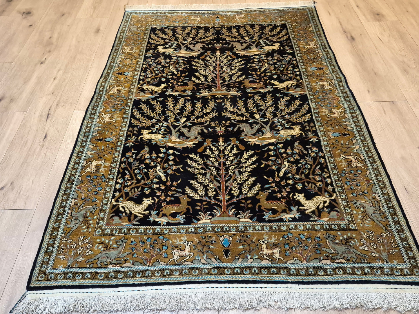 Ghom Seide Teppich Seide auf Seide Jagdmotiv feine Knüpfung