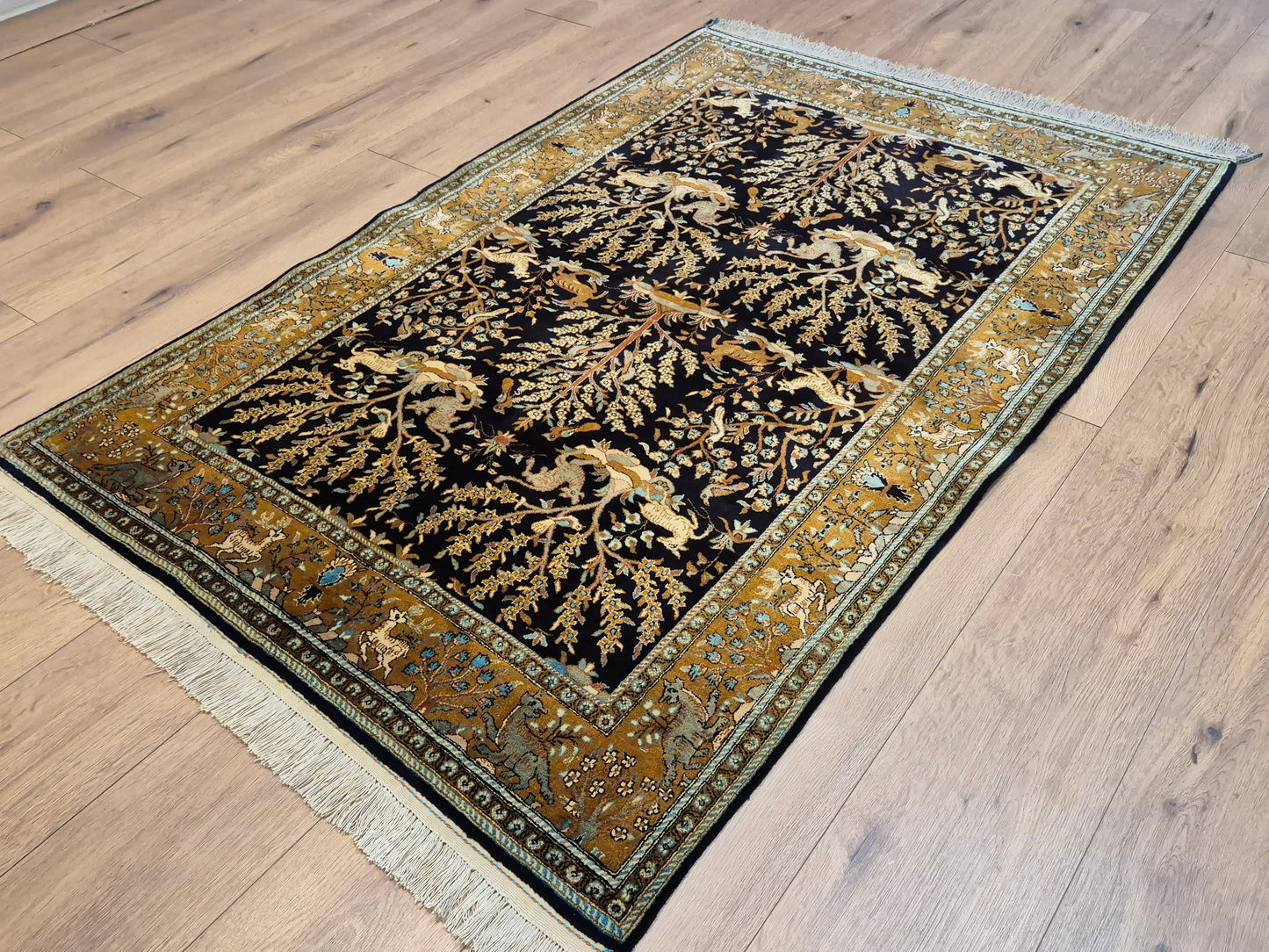 Ghom Seide Teppich Seide auf Seide Jagdmotiv feine Knüpfung