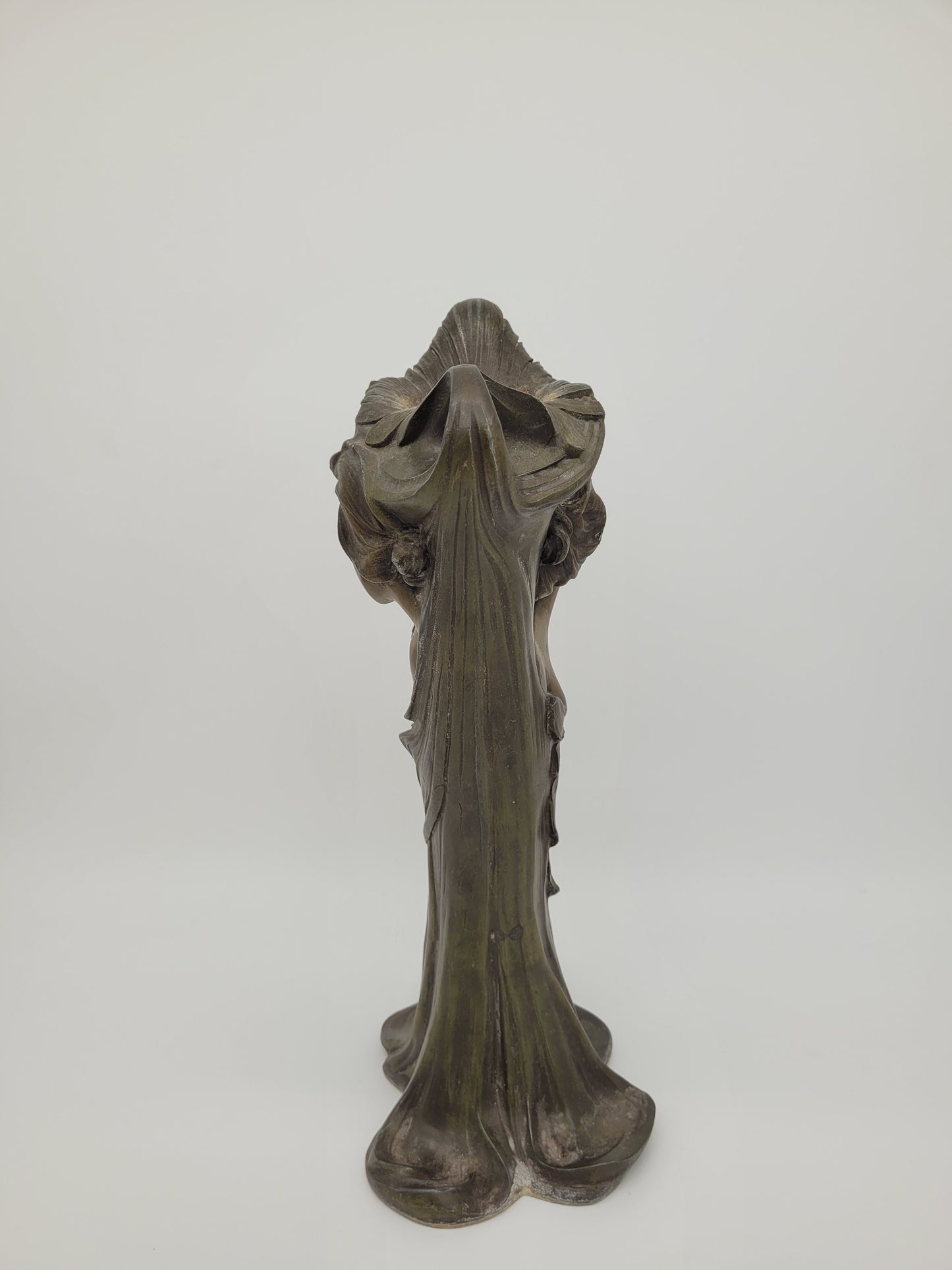 Paar Bronze Vasen Blumenvasen im Jugendstil Art Nouveau Frauenmotive