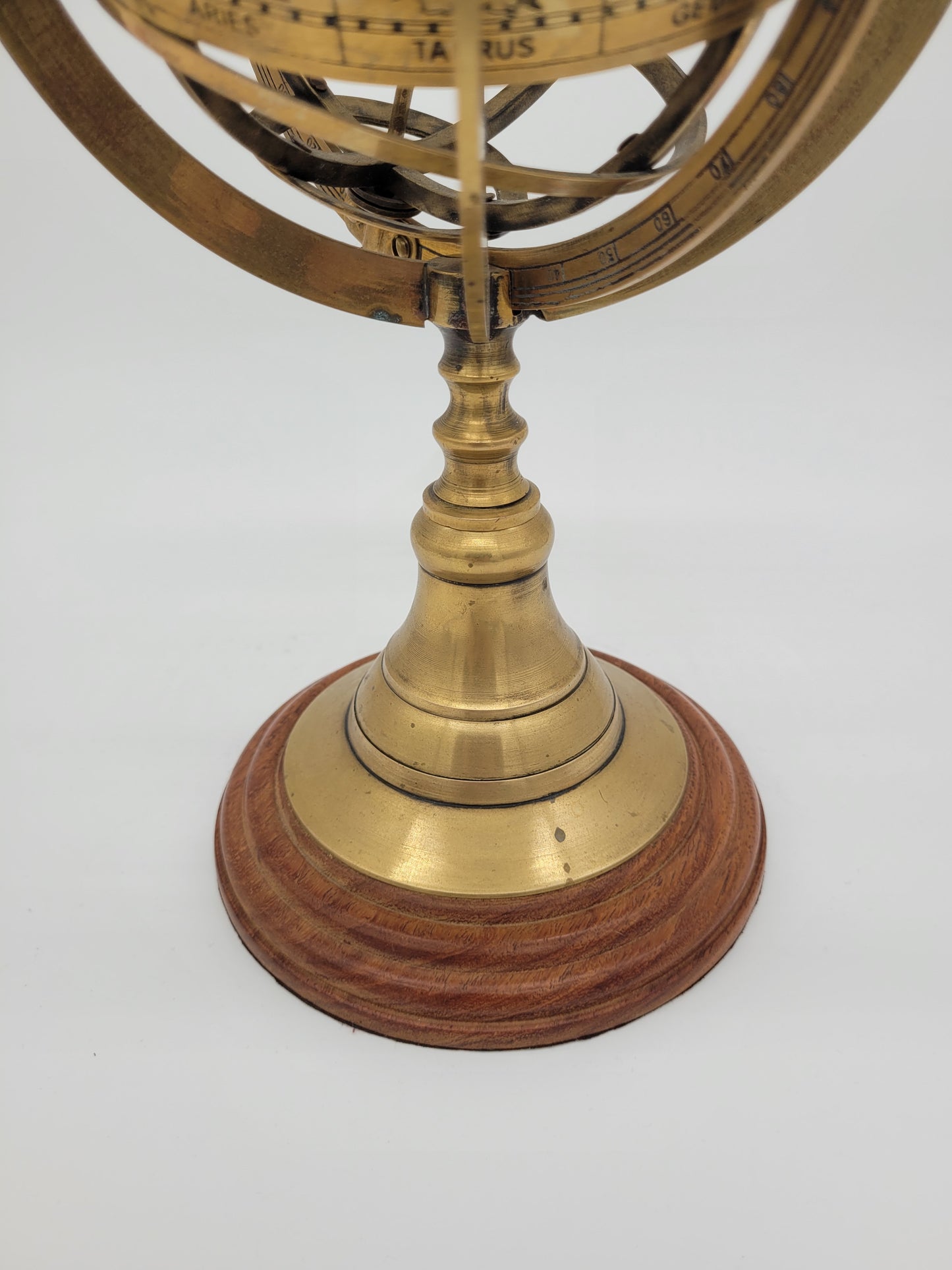 Messing Armillarsphäre Weltmaschine auf Holzsockel APARIS Chez G P Ache Royalle