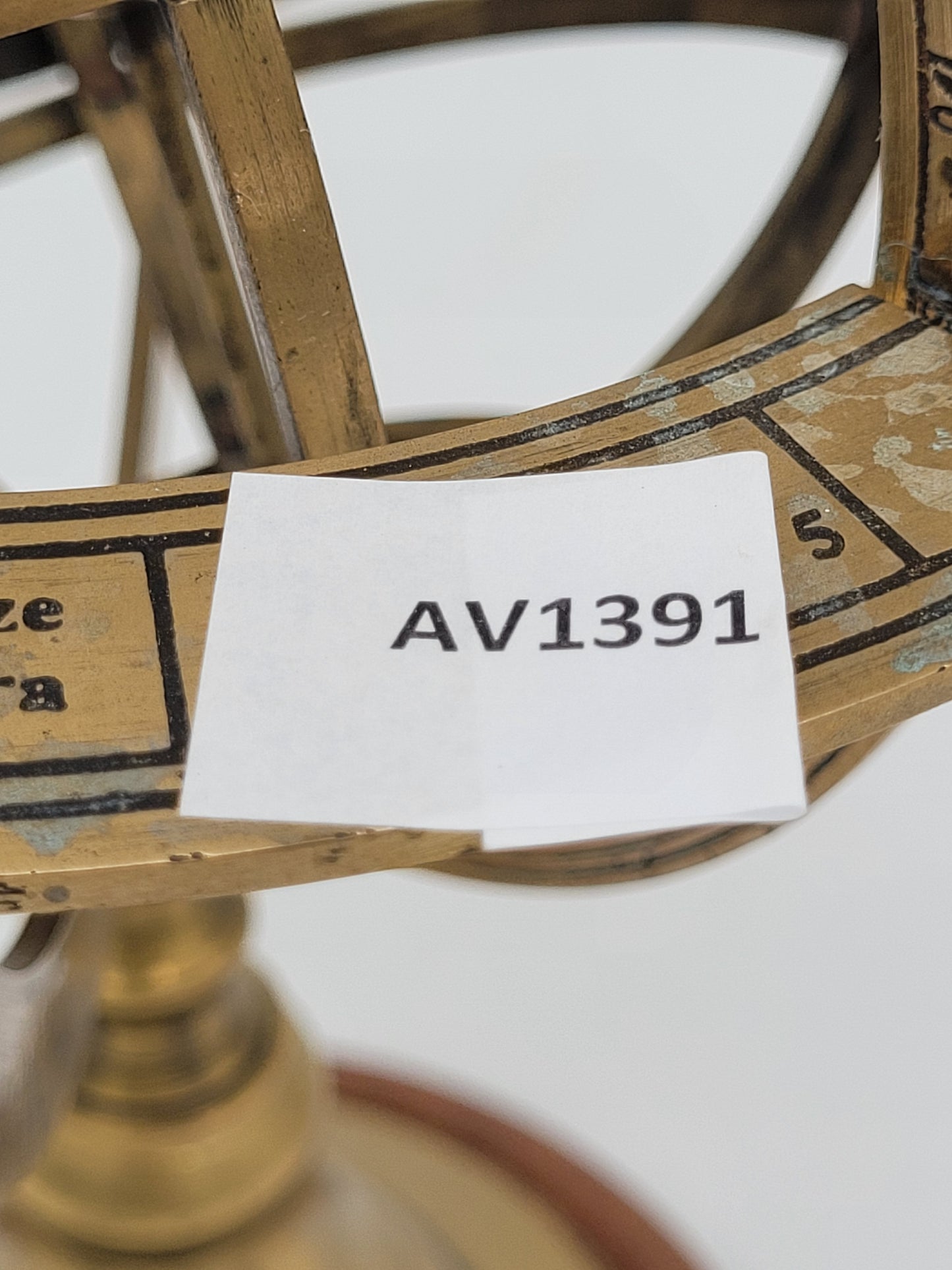 Messing Armillarsphäre Weltmaschine auf Holzsockel APARIS Chez G P Ache Royalle