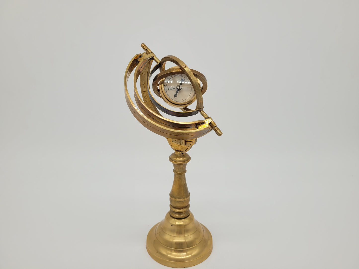 Messing Armillarsphäre Weltmaschine mit Kompass PG FACIBAT 1692 Vintage