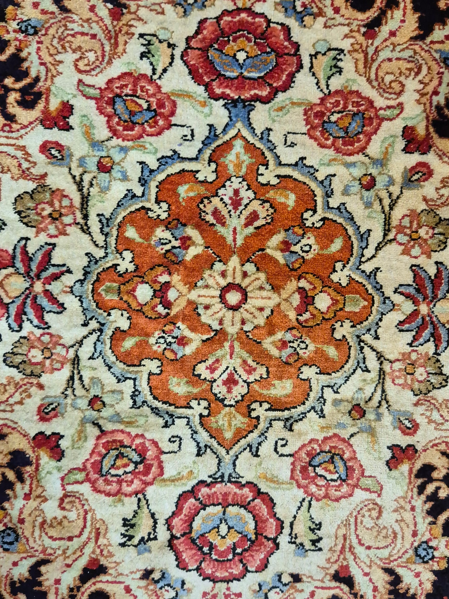 Ghom Seide Teppich Seide auf Seide florales Medaillon feine Knüpfung