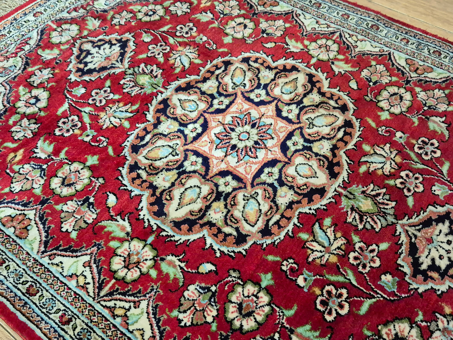 Ghom Seide Teppich Seide auf Seide Medaillon florales Muster