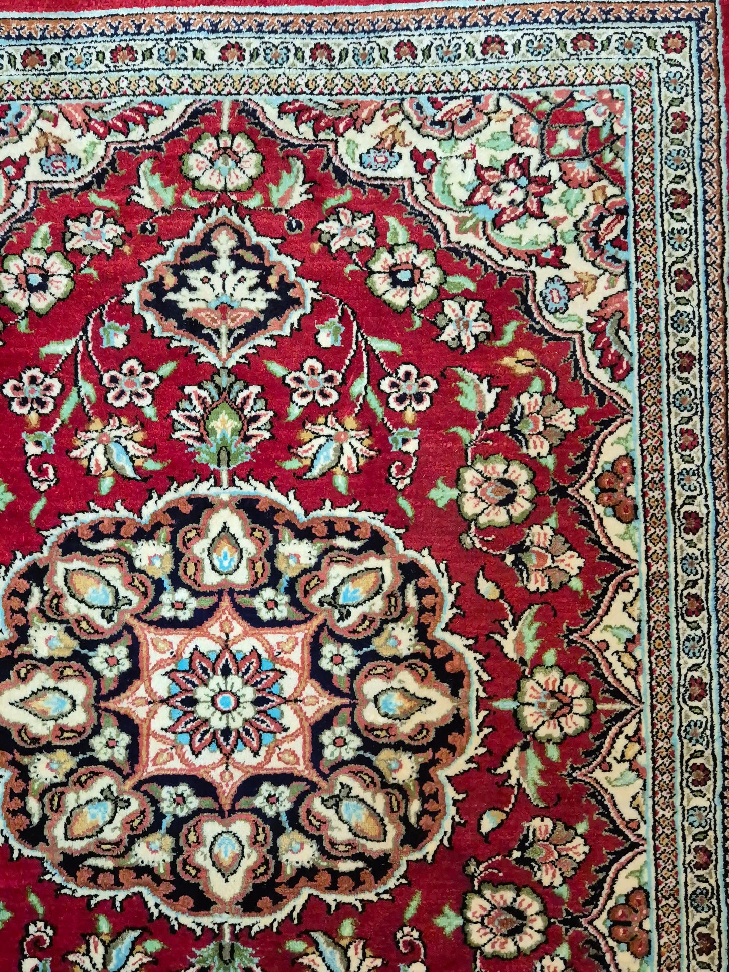 Ghom Seide Teppich Seide auf Seide Medaillon florales Muster