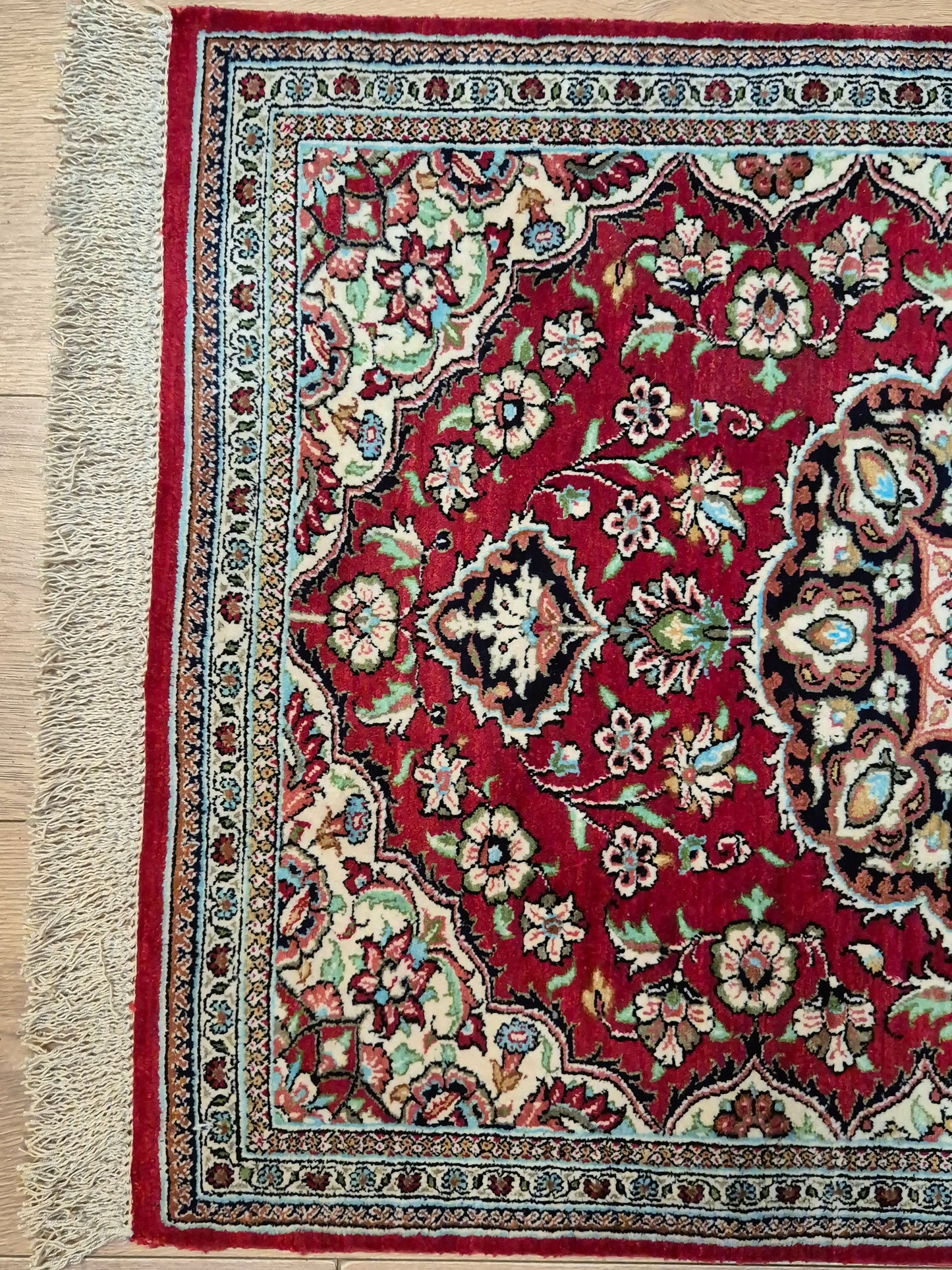 Ghom Seide Teppich Seide auf Seide Medaillon florales Muster