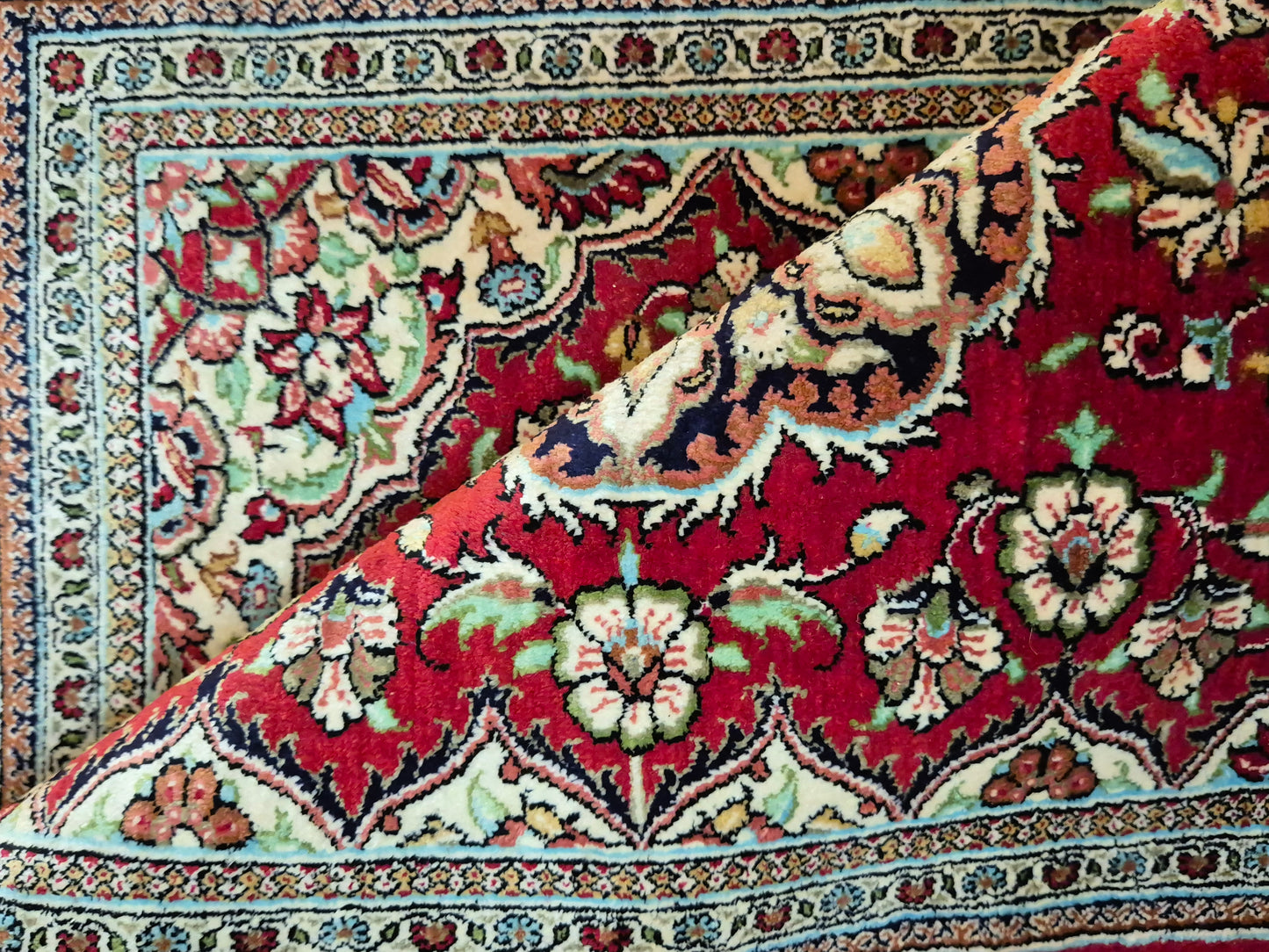 Ghom Seide Teppich Seide auf Seide Medaillon florales Muster