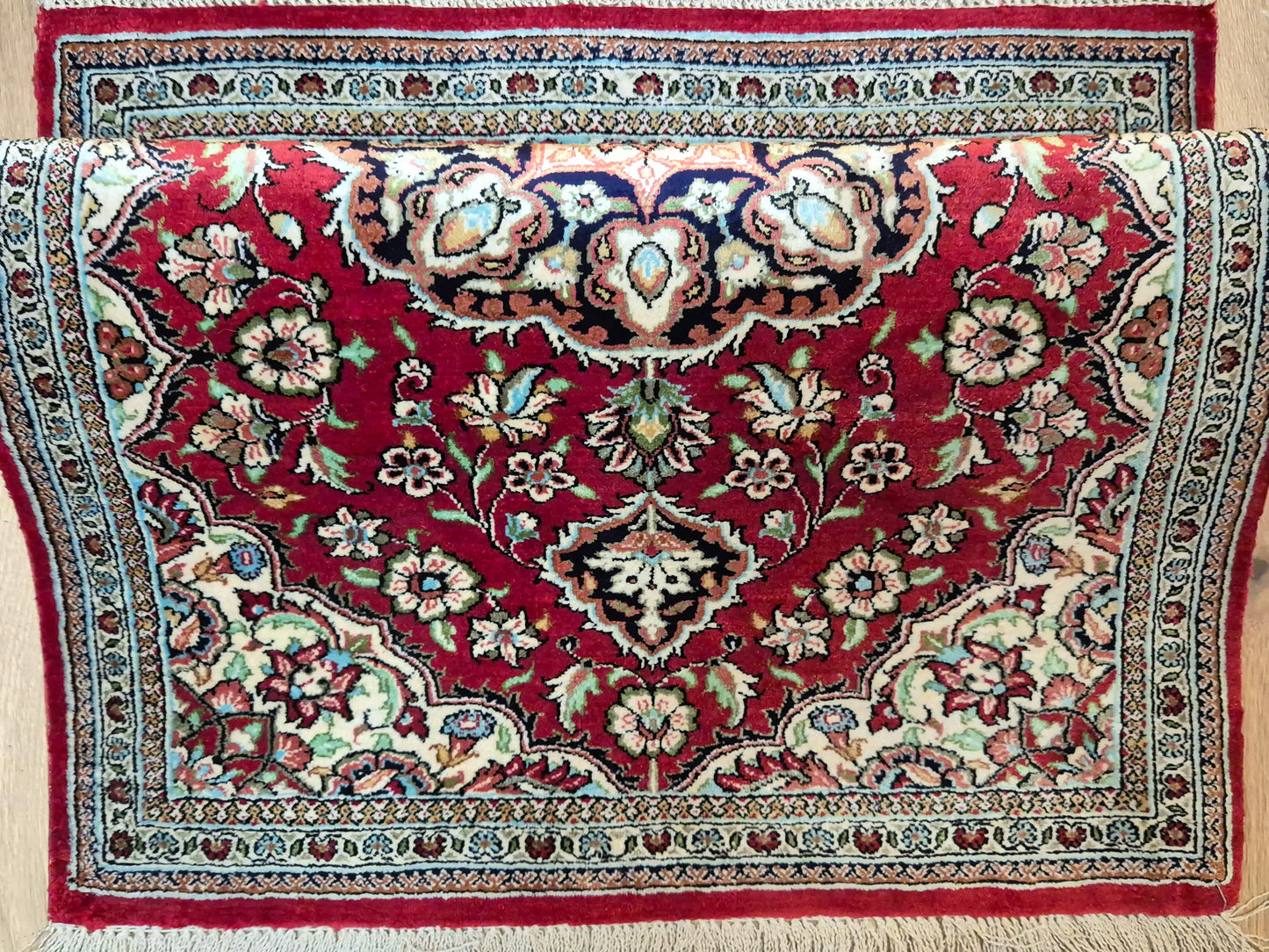 Ghom Seide Teppich Seide auf Seide Medaillon florales Muster