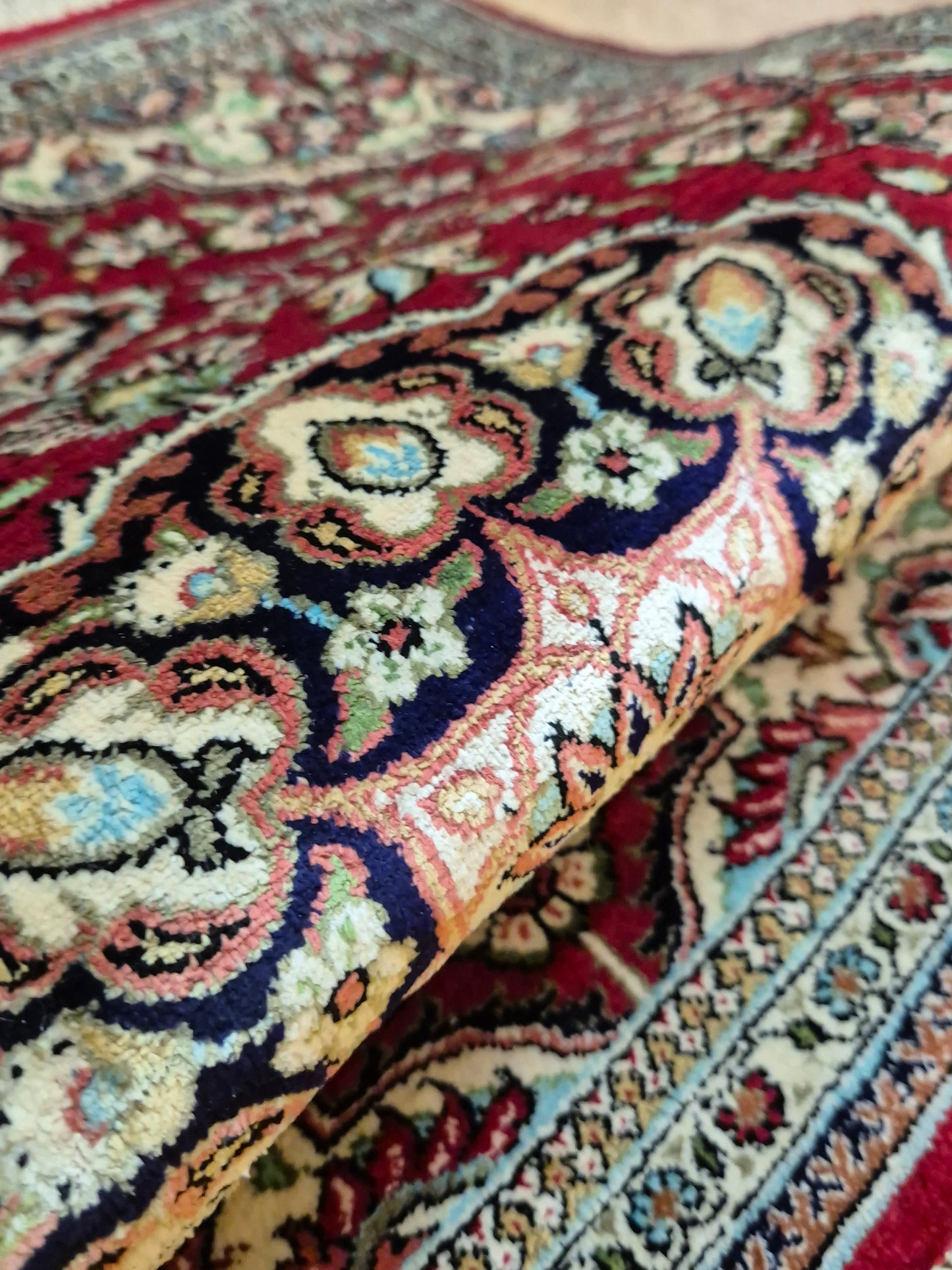 Ghom Seide Teppich Seide auf Seide Medaillon florales Muster