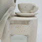 Keramik Figur Skulptur eines Stuhl mit Tasse Signiert und Datiert 1981