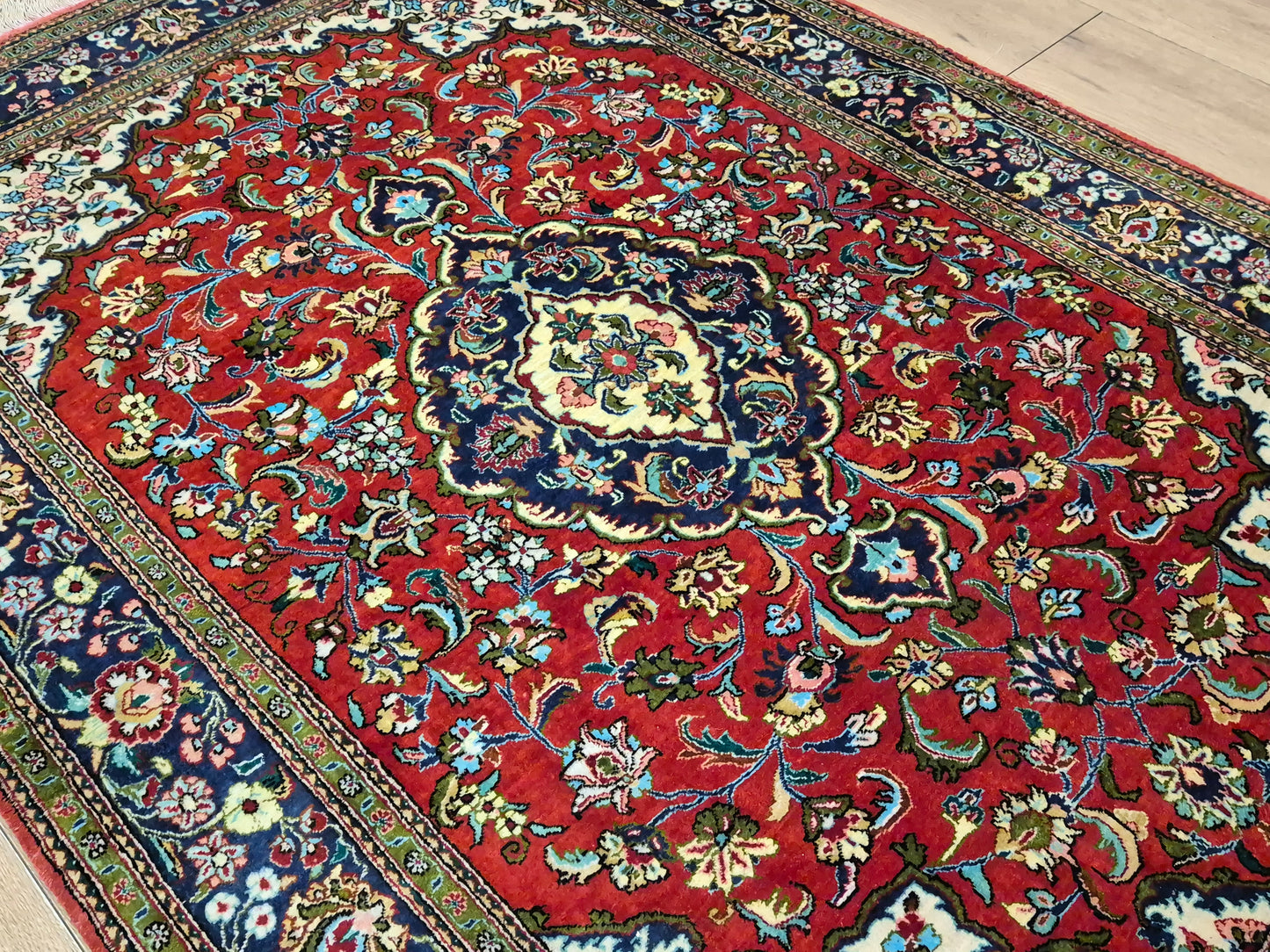 Ghom Teppich Seide auf Seide Medaillon feine Knüpfung