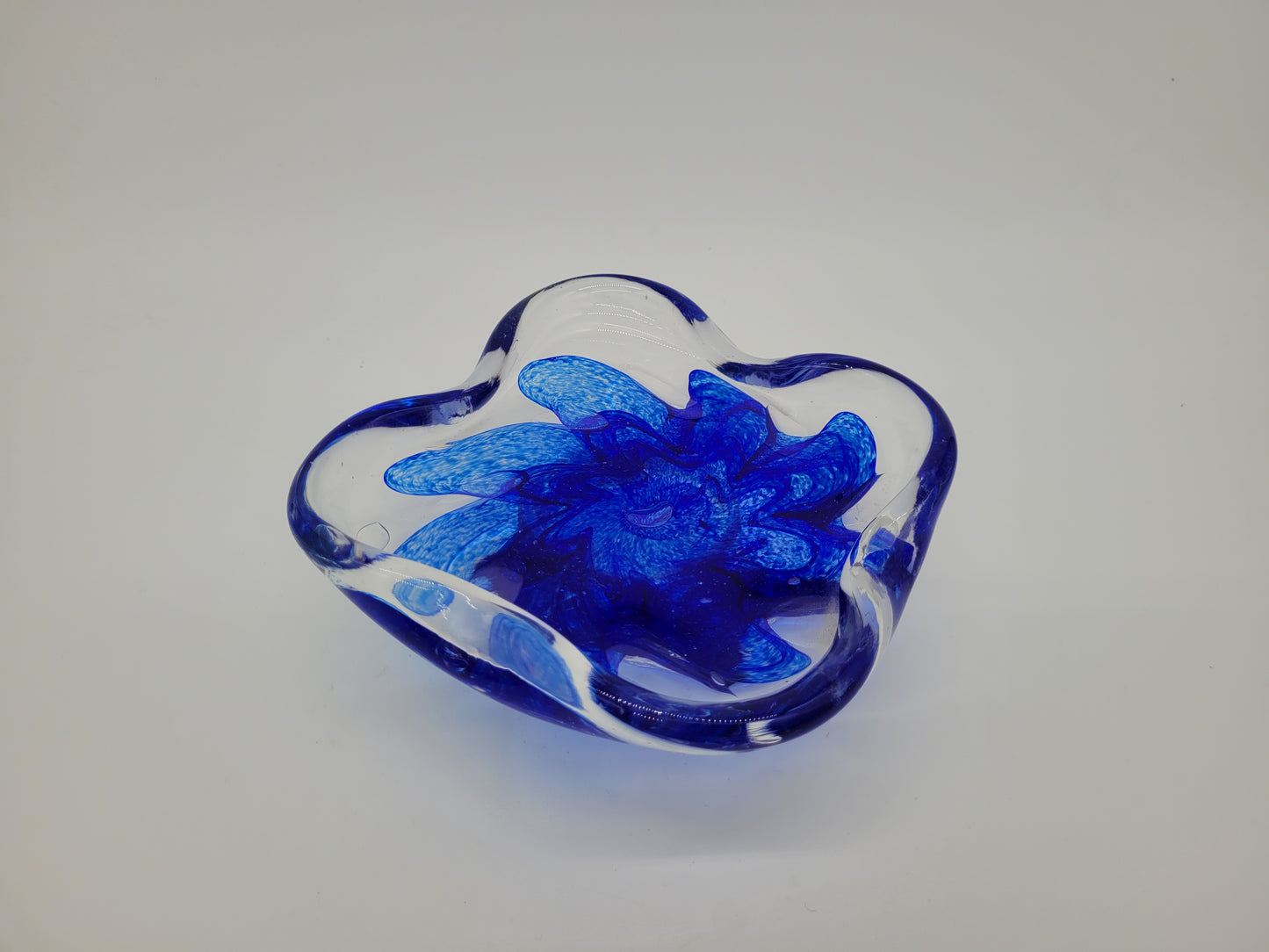 Glasschale Schale Murano-Stil Mundgeblasen signiert 1988 Blaue Blüte Vintage