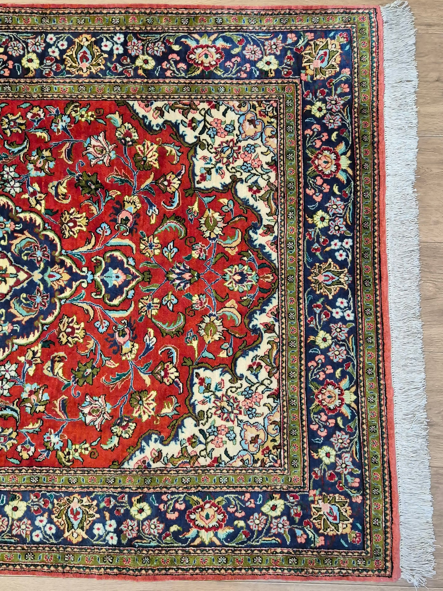 Ghom Teppich Seide auf Seide Medaillon feine Knüpfung