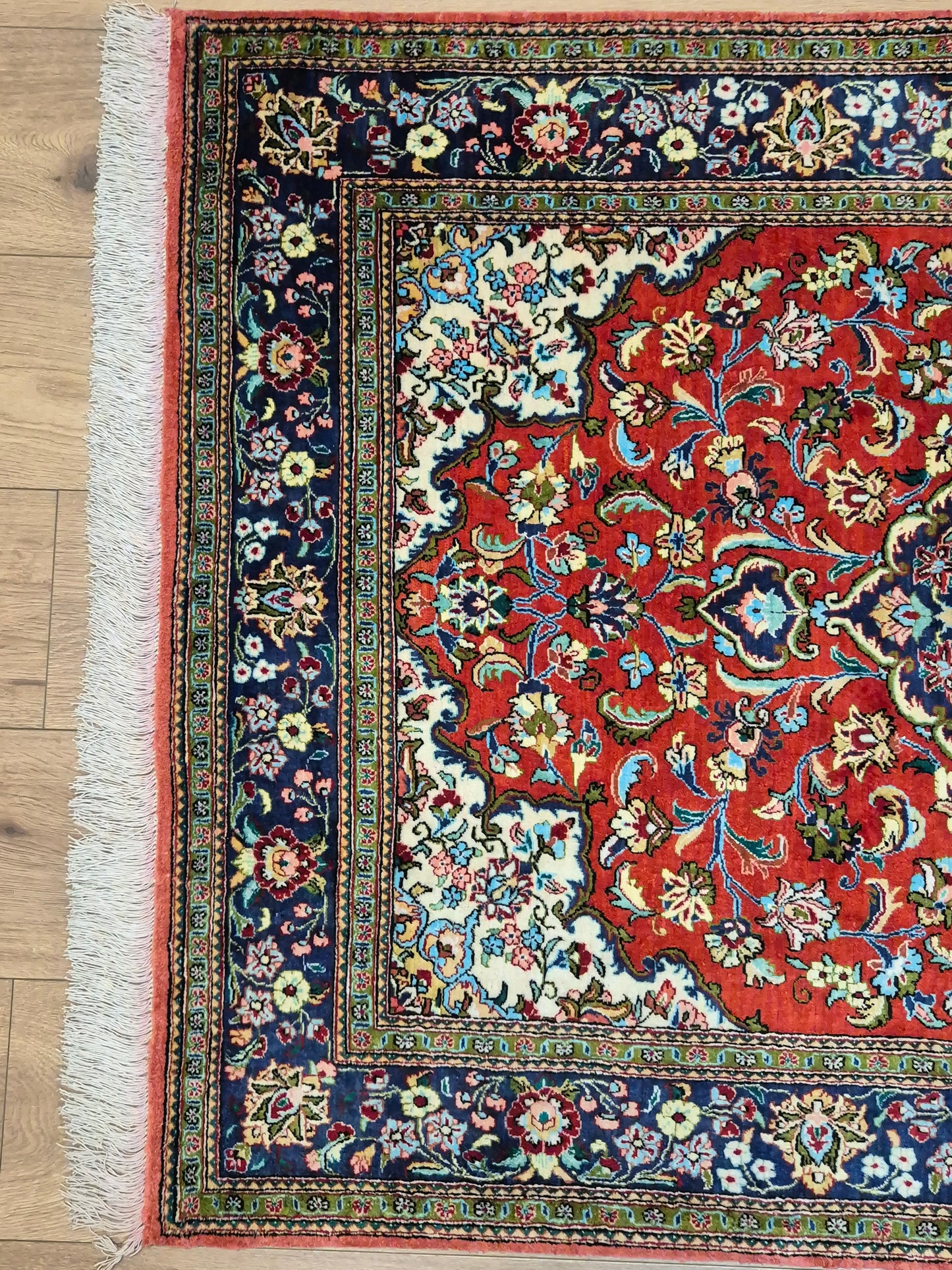 Ghom Teppich Seide auf Seide Medaillon feine Knüpfung