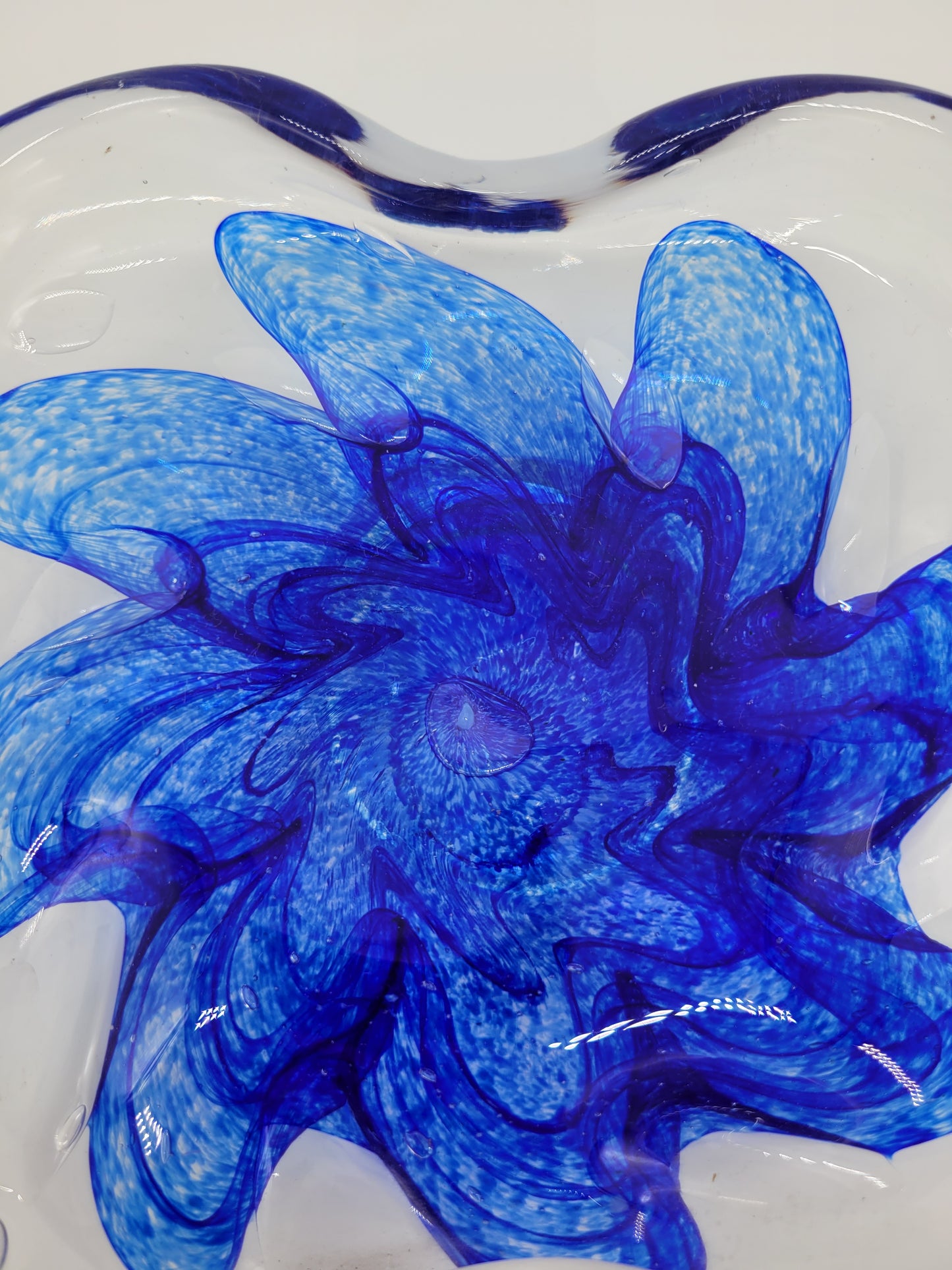 Glasschale Schale Murano-Stil Mundgeblasen signiert 1988 Blaue Blüte Vintage