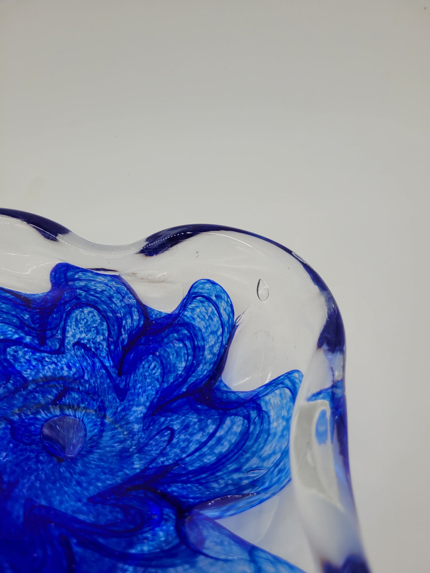 Glasschale Schale Murano-Stil Mundgeblasen signiert 1988 Blaue Blüte Vintage