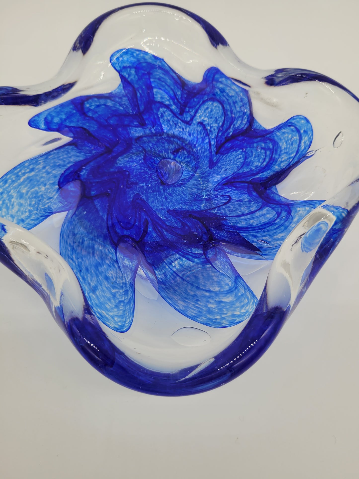 Glasschale Schale Murano-Stil Mundgeblasen signiert 1988 Blaue Blüte Vintage
