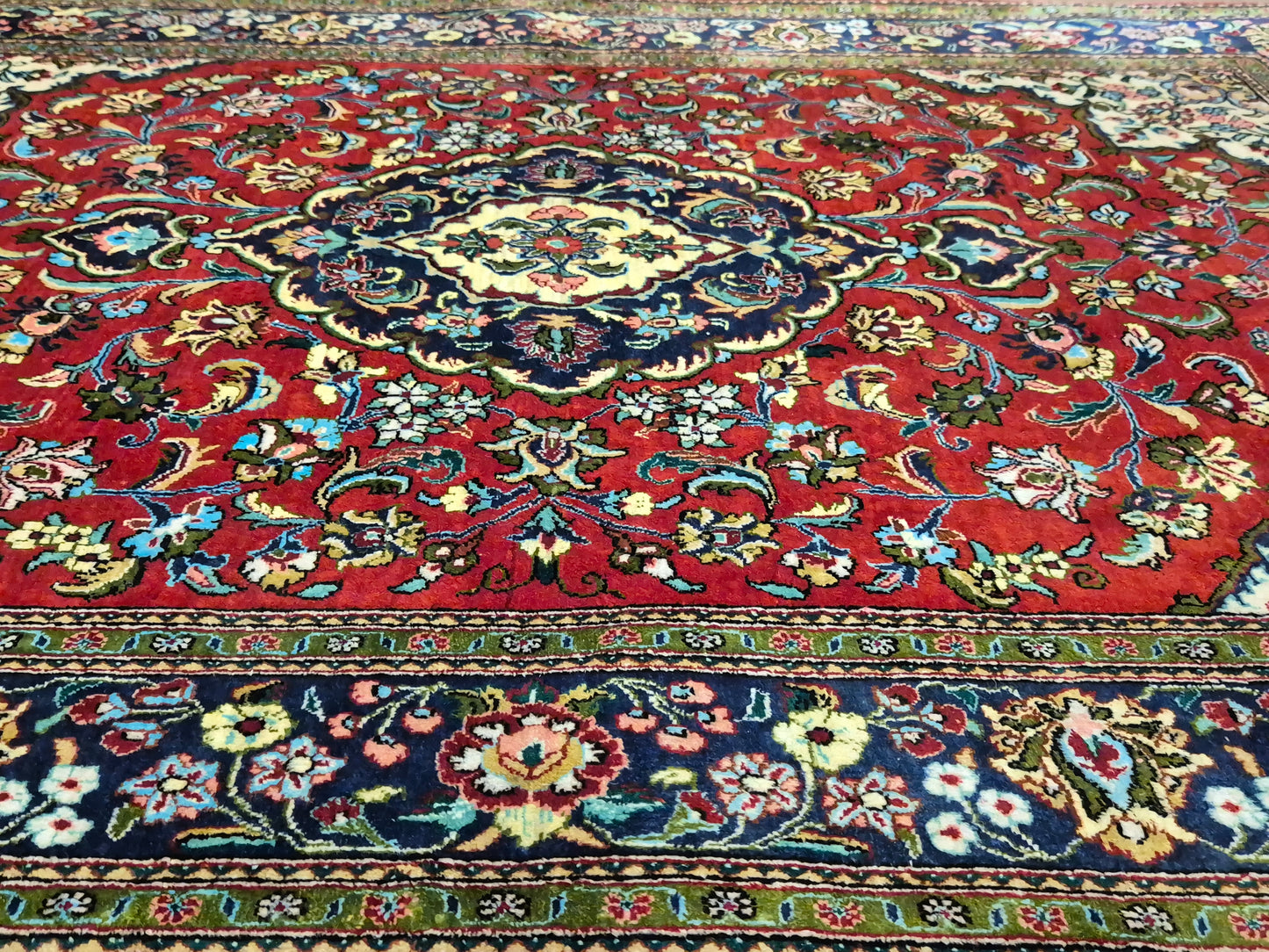 Ghom Teppich Seide auf Seide Medaillon feine Knüpfung