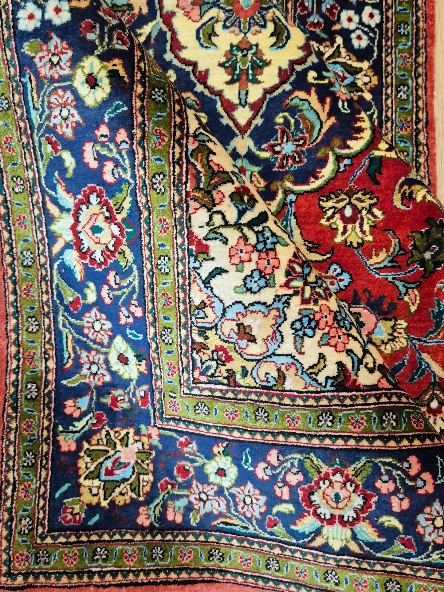 Ghom Teppich Seide auf Seide Medaillon feine Knüpfung