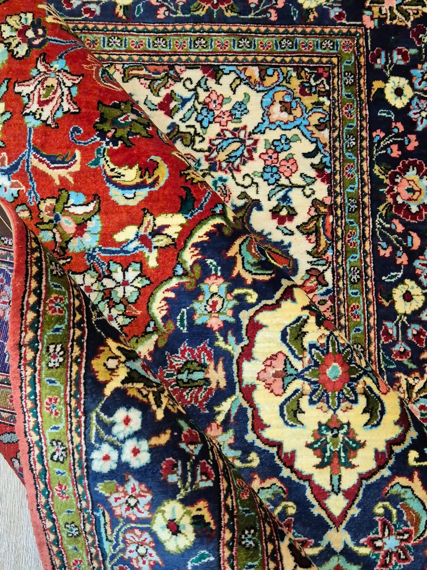 Ghom Teppich Seide auf Seide Medaillon feine Knüpfung