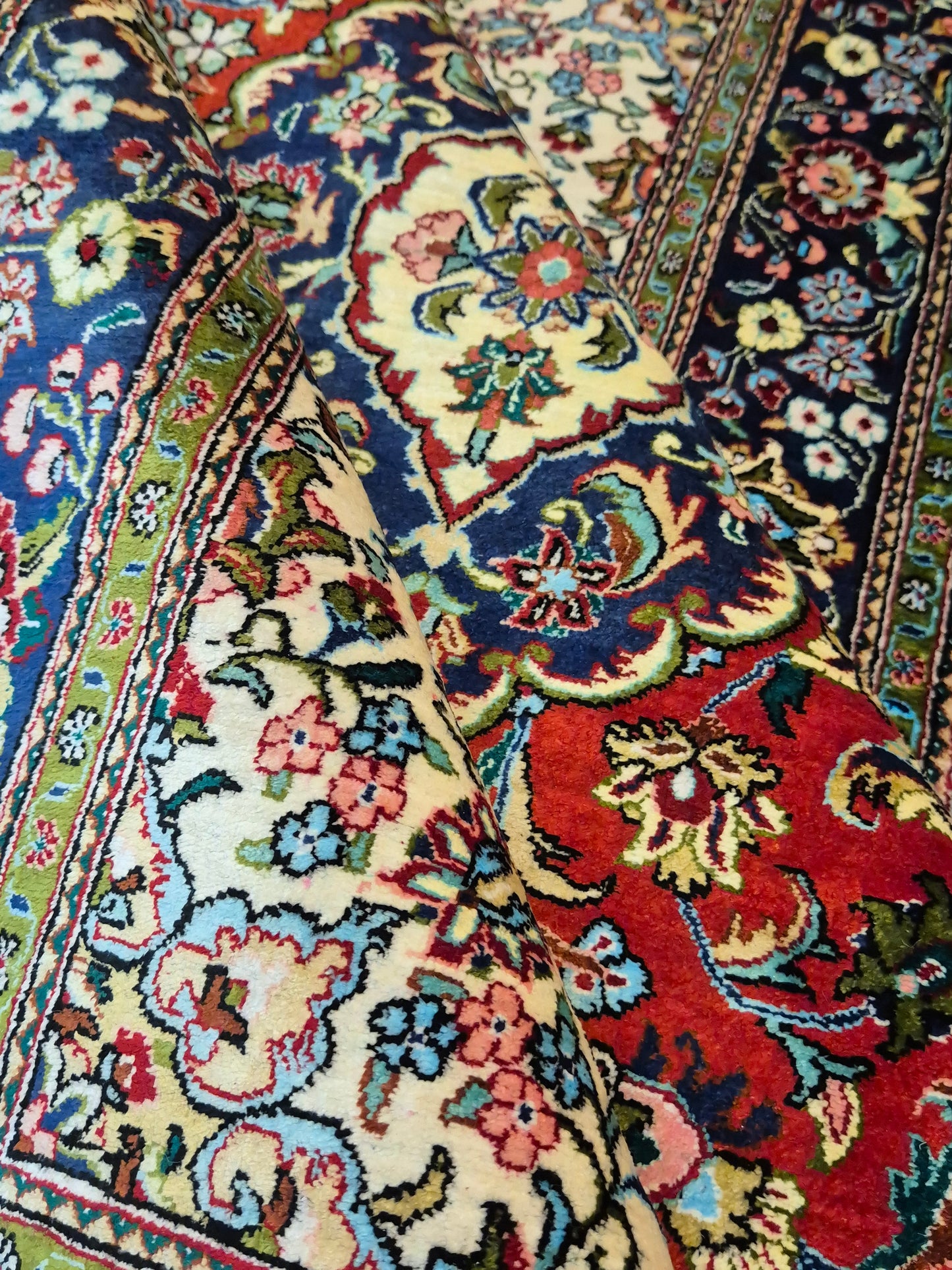 Ghom Teppich Seide auf Seide Medaillon feine Knüpfung