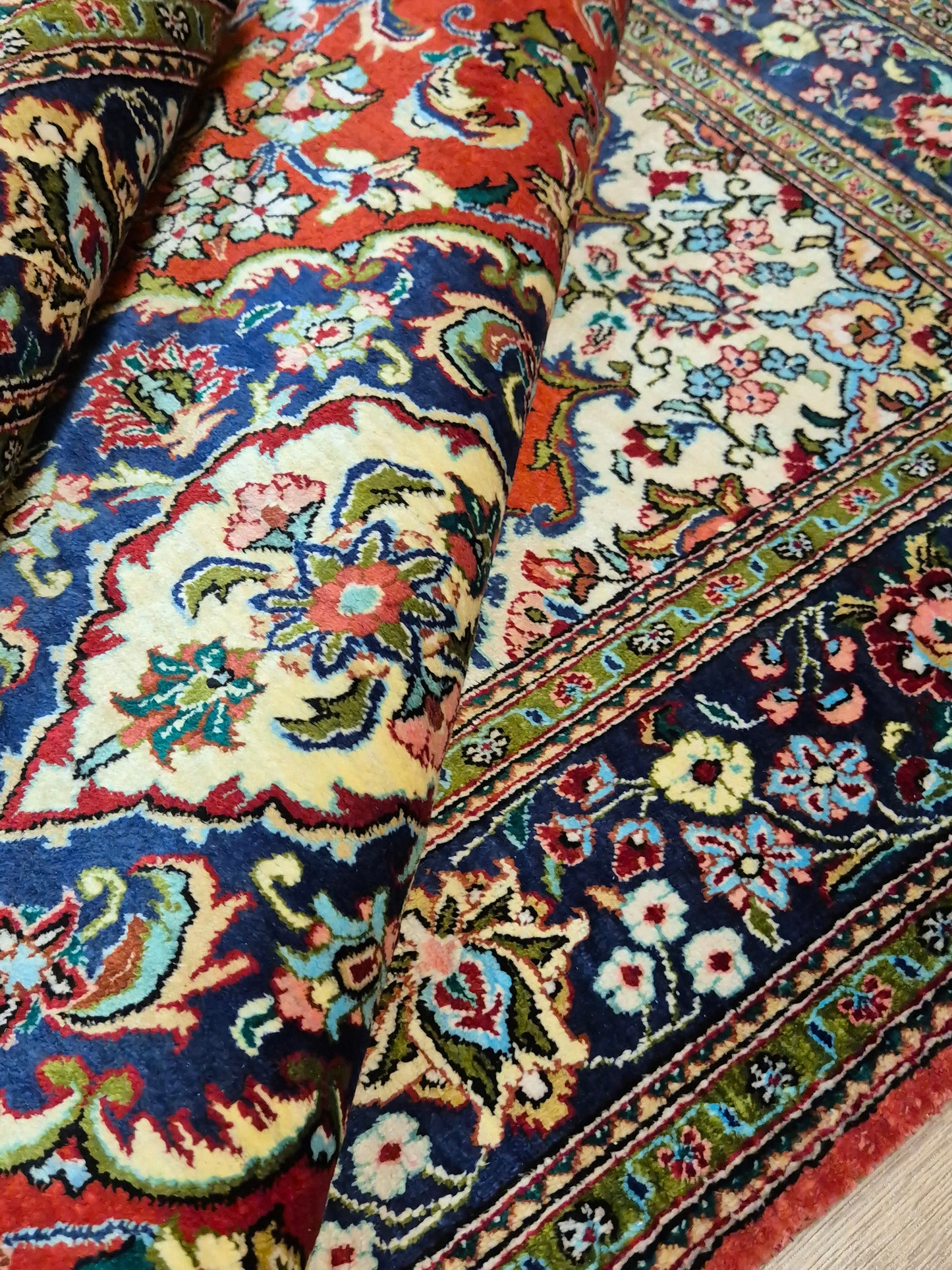 Ghom Teppich Seide auf Seide Medaillon feine Knüpfung