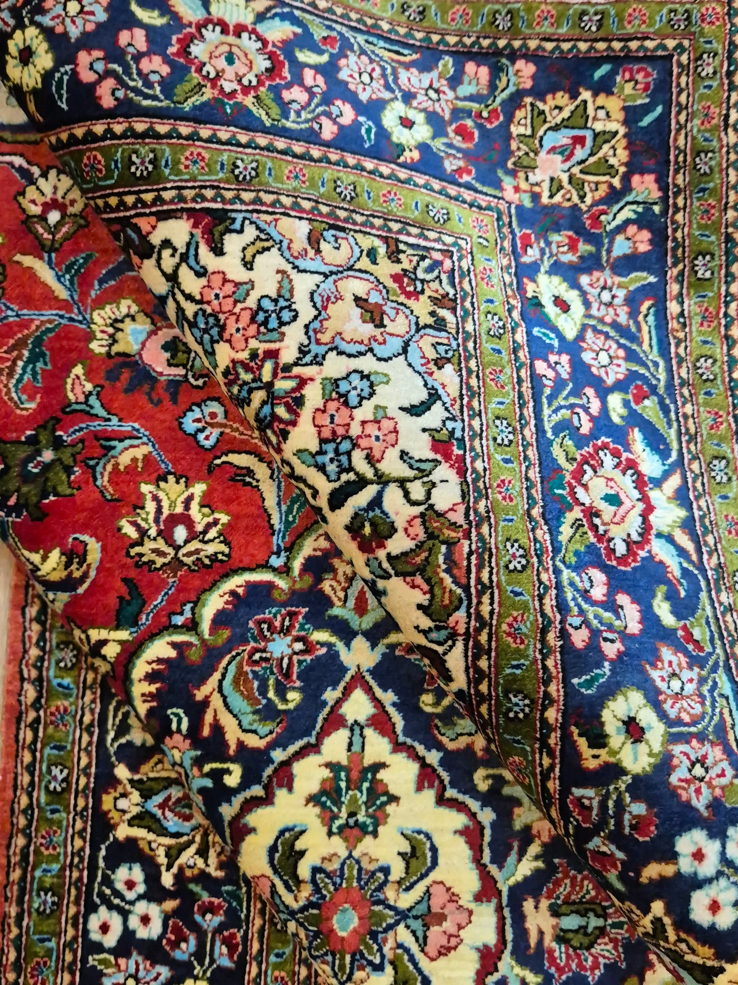 Ghom Teppich Seide auf Seide Medaillon feine Knüpfung