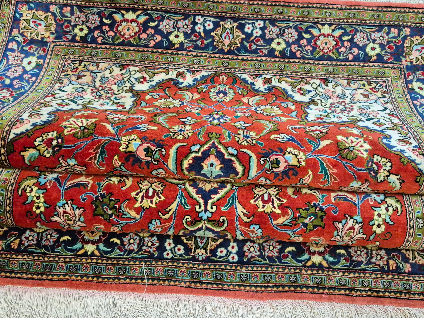 Ghom Teppich Seide auf Seide Medaillon feine Knüpfung