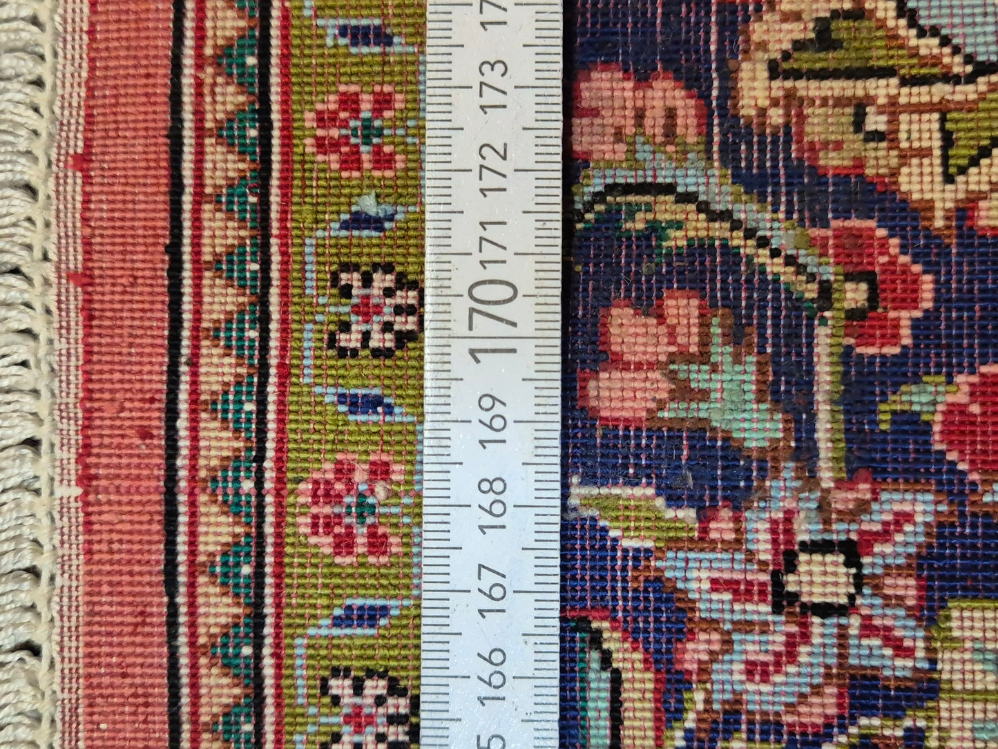 Ghom Teppich Seide auf Seide Medaillon feine Knüpfung