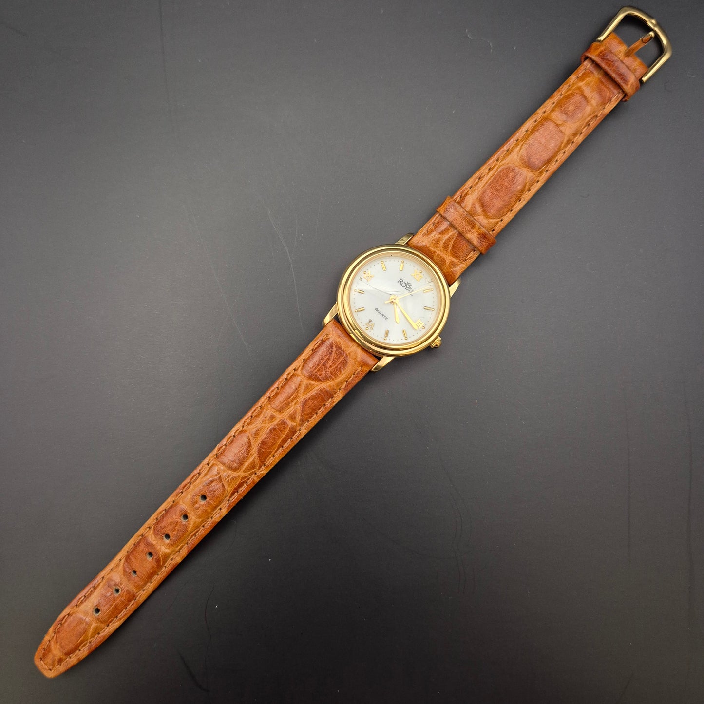 Klassische Royal Damen Uhr – Elegantes Design mit Lederarmband