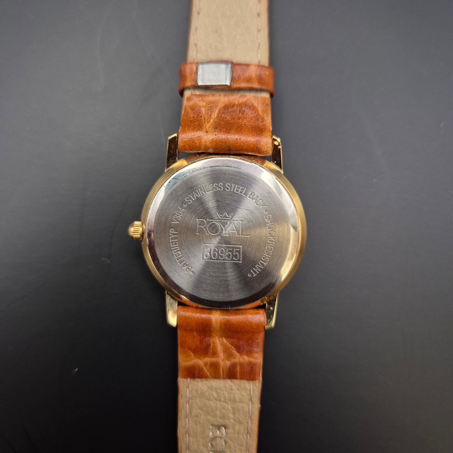 Klassische Royal Damen Uhr – Elegantes Design mit Lederarmband