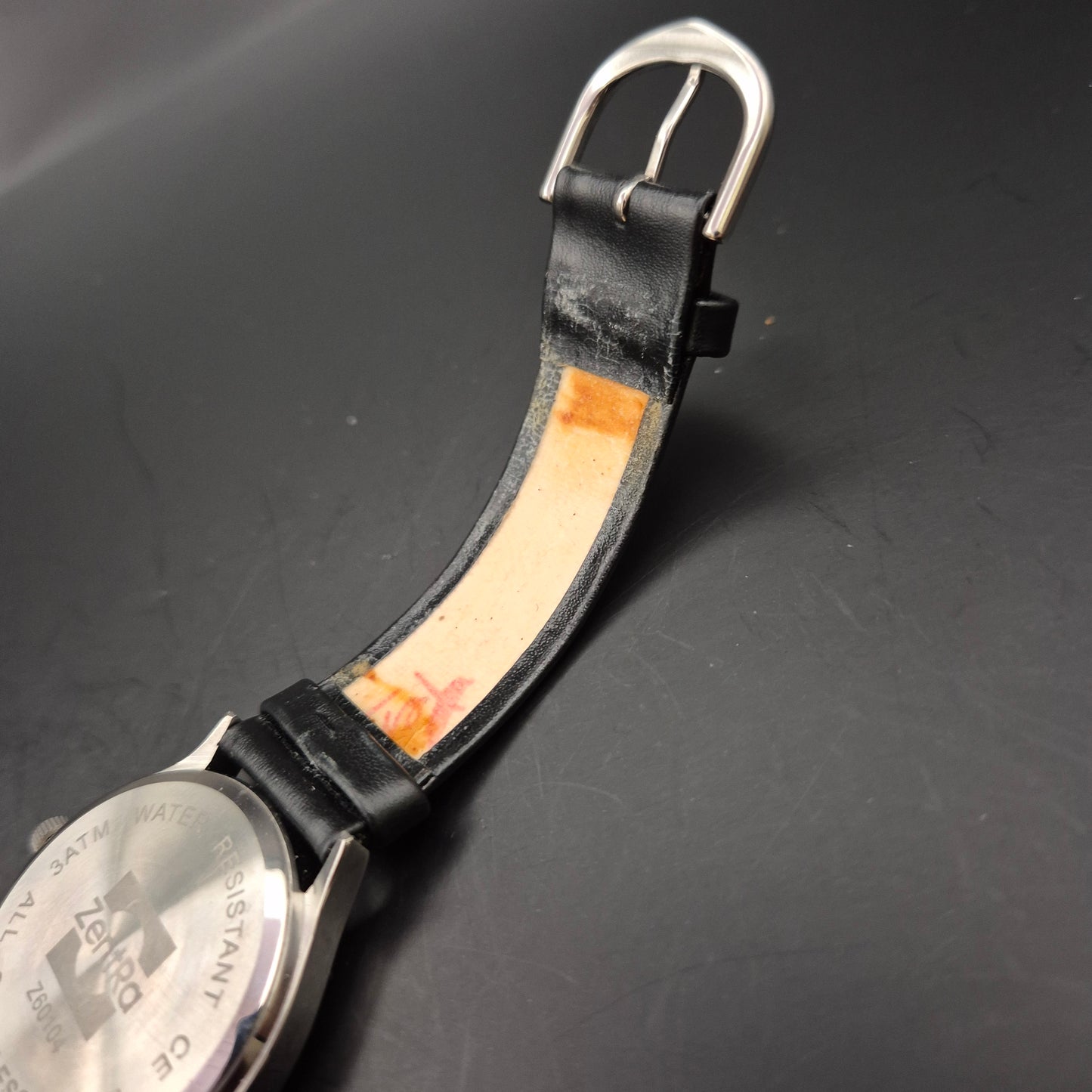 Zentra Herren Uhr – Klassisches Edelstahlgehäuse & schwarzes Zifferblatt