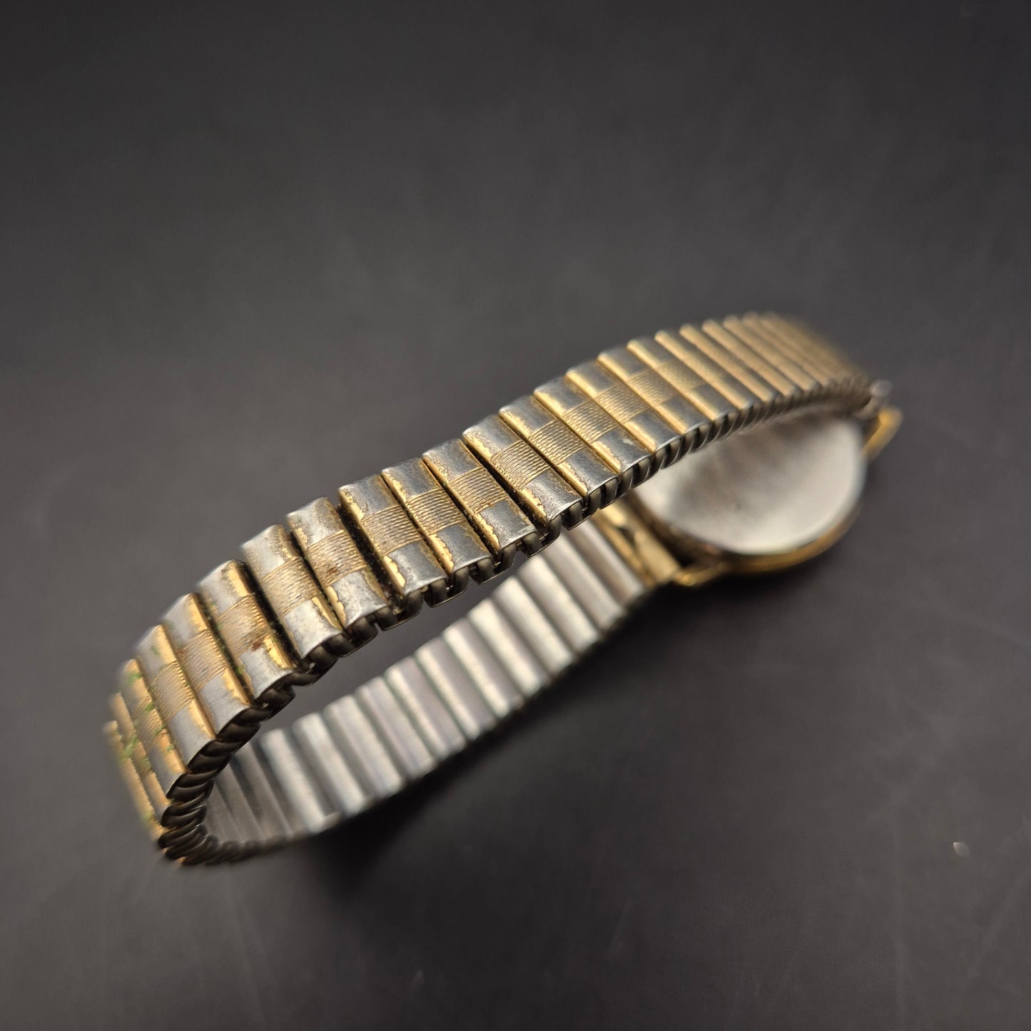 Dugena Damen Uhr – Vintage Handaufzug im klassischen Design