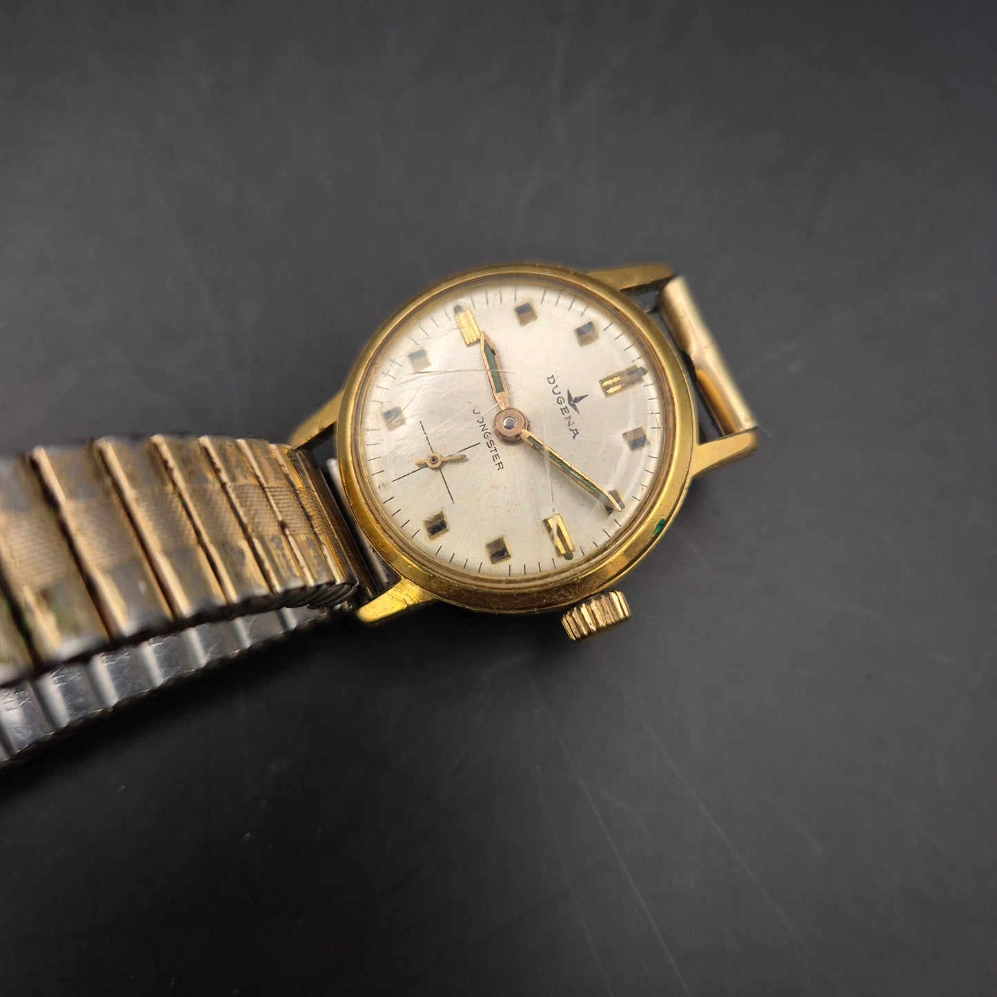 Dugena Damen Uhr – Vintage Handaufzug im klassischen Design