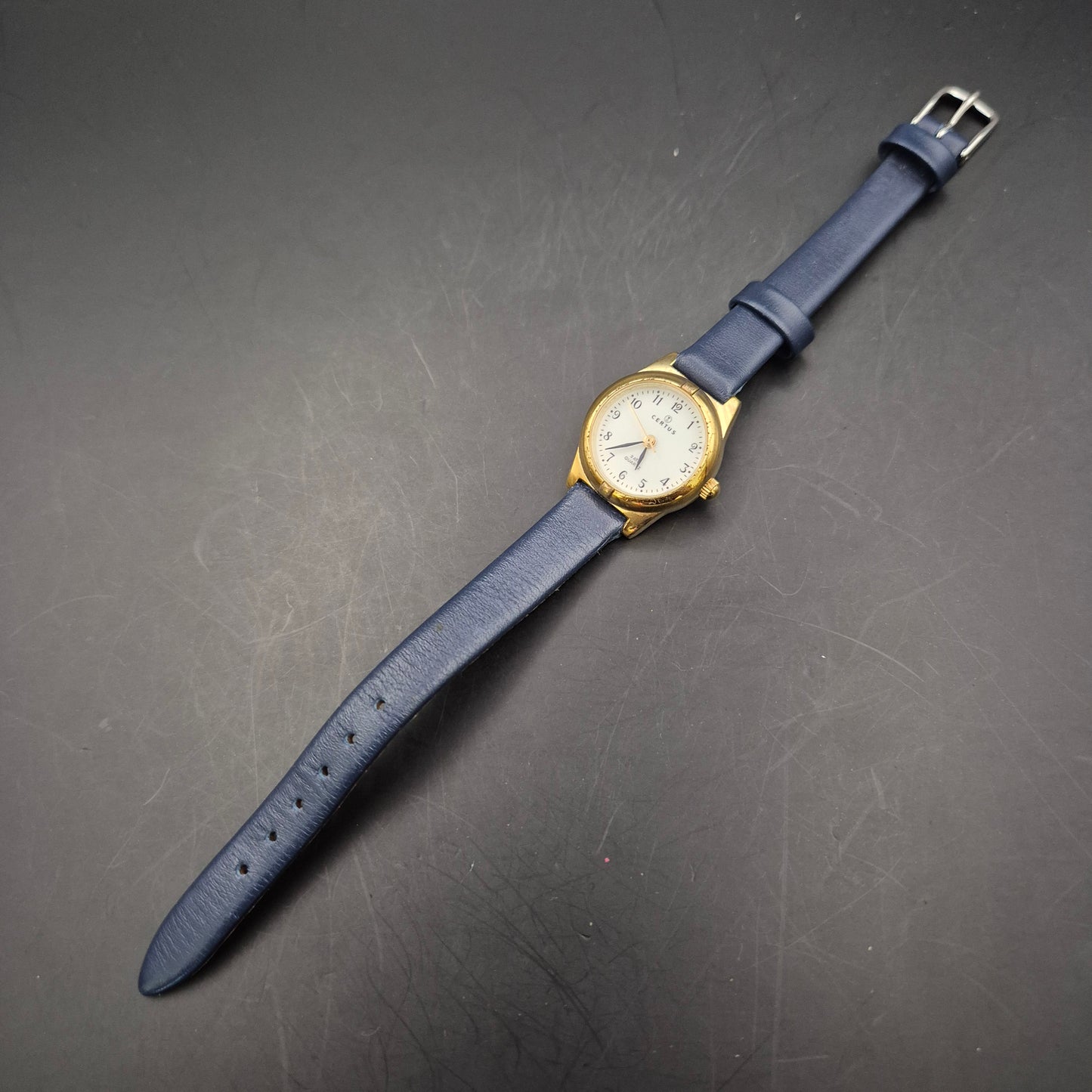 Certus Damen Uhr – Klassisches Quartz-Modell mit schlichter Eleganz