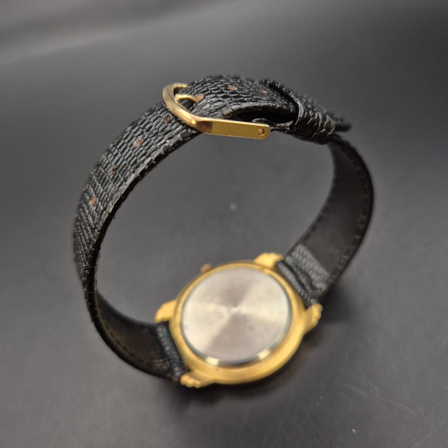 Image Herren Uhr – Vintage Quarz Modell mit Goldgehäuse