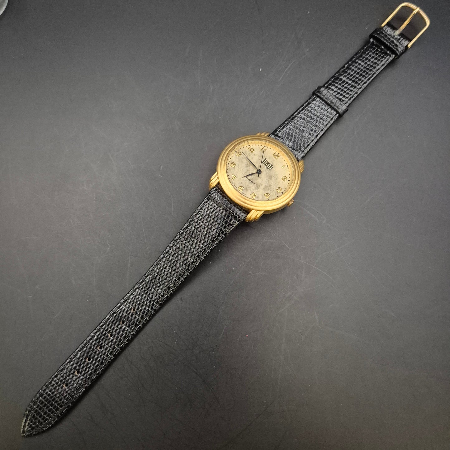 Image Herren Uhr – Vintage Quarz Modell mit Goldgehäuse