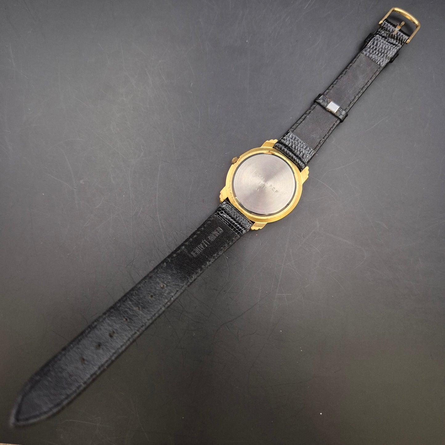 Image Herren Uhr – Vintage Quarz Modell mit Goldgehäuse
