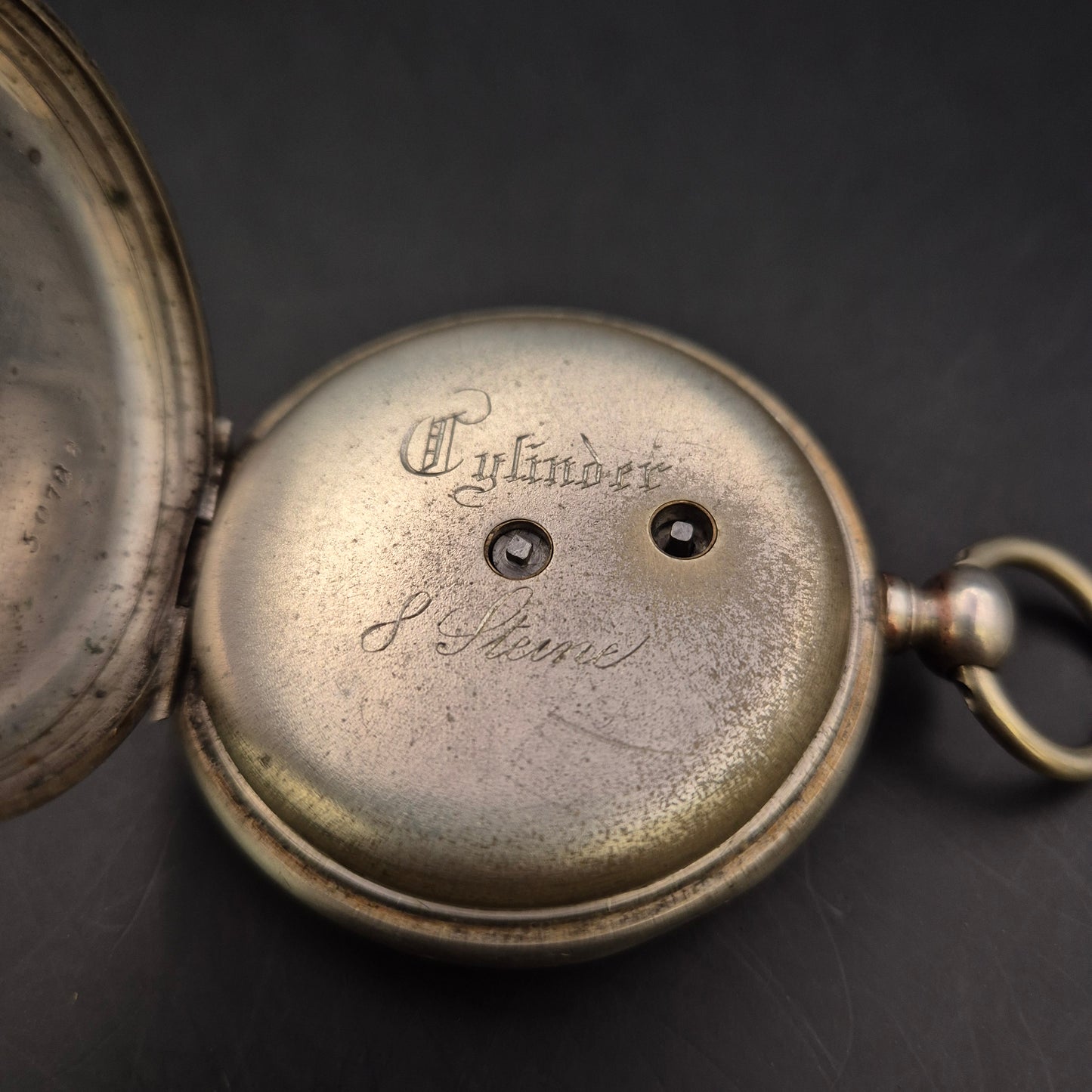 Antike Taschenuhr – Zylinderwerk mit 8 Steinen, Silbergehäuse