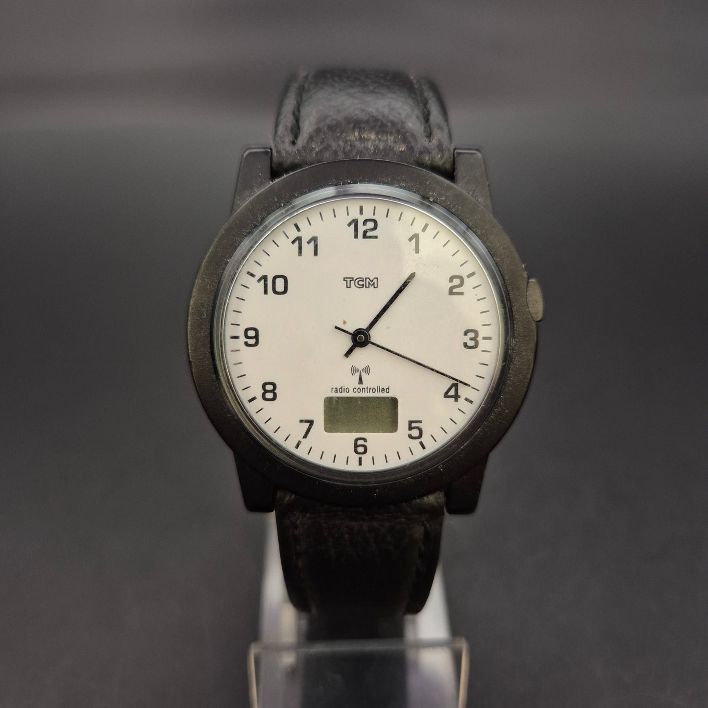 Schlichte TCM Funkuhr Herrenuhr – Klassisches Design mit digitalem Detail