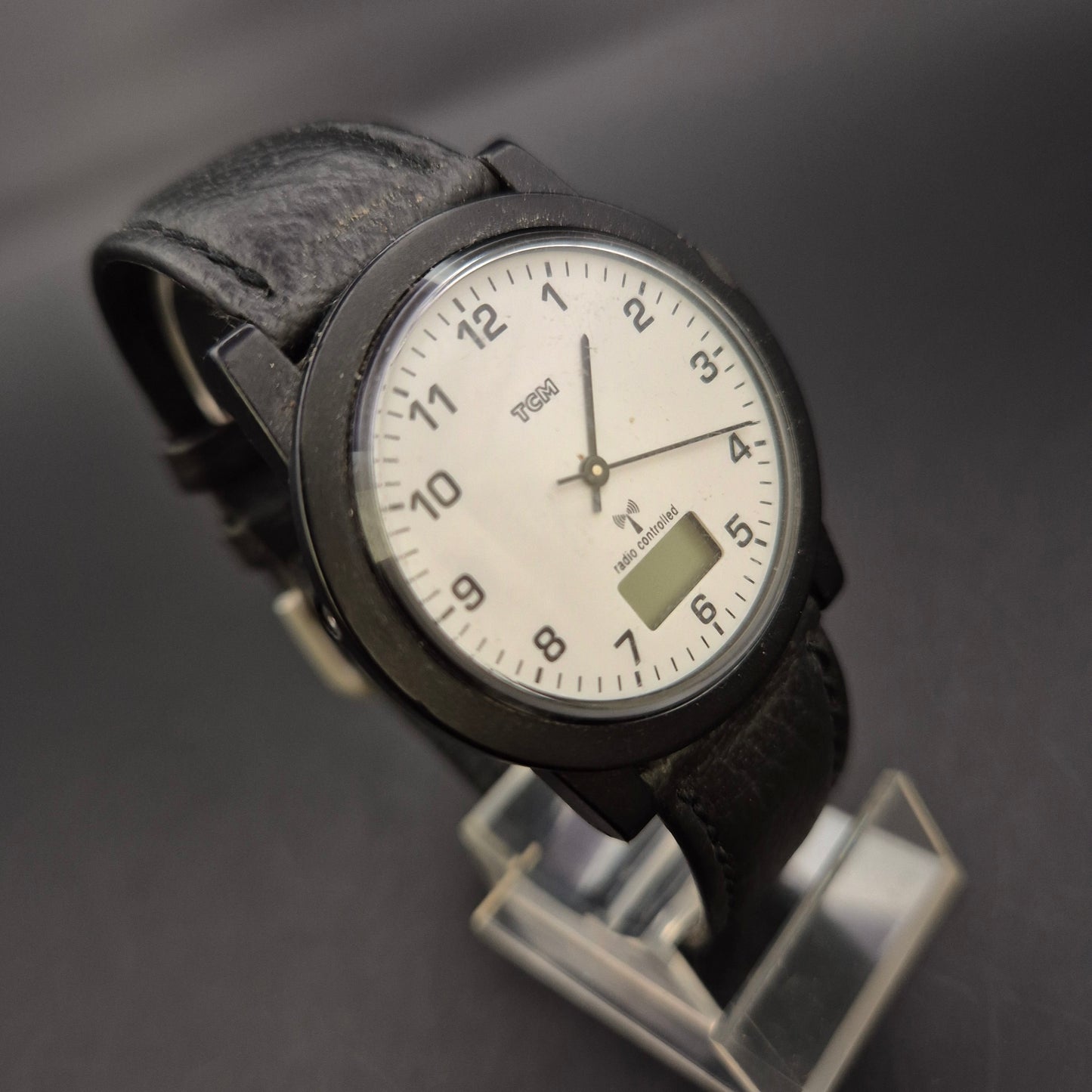 Schlichte TCM Funkuhr Herrenuhr – Klassisches Design mit digitalem Detail