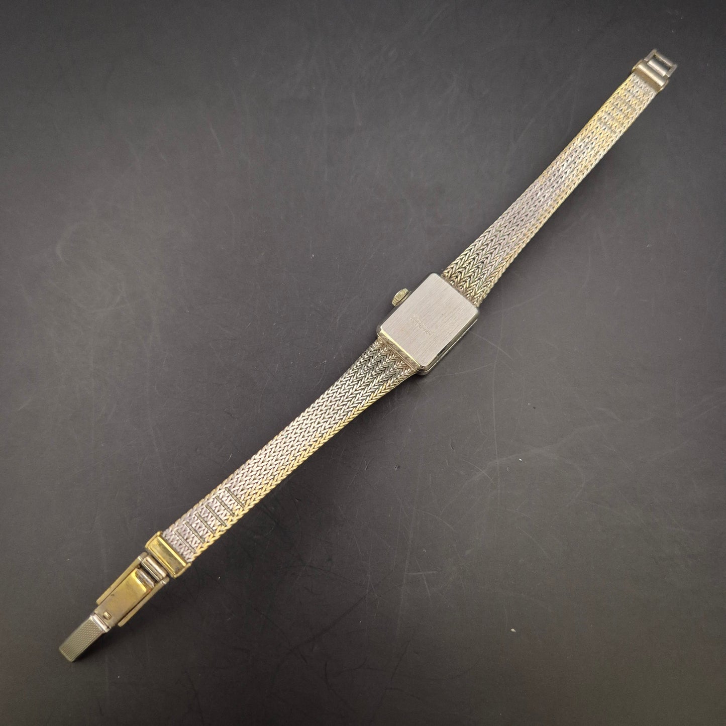 Elegante Promta Damen Uhr – Vintage Look mit geflochtenem Armband