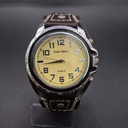 Markante Alain Miller Herren Uhr – Vintage Look mit Lederarmband