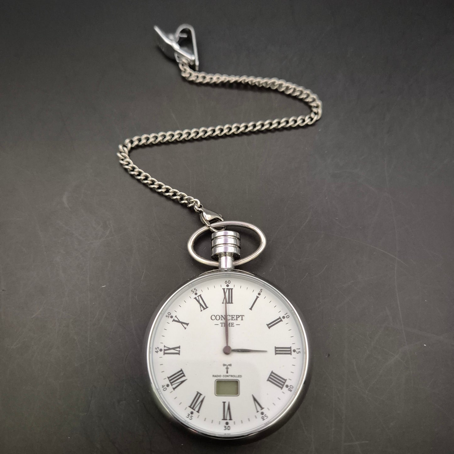 Funkgesteuerte Concept Time Taschenuhr – Klassisch & Präzise
