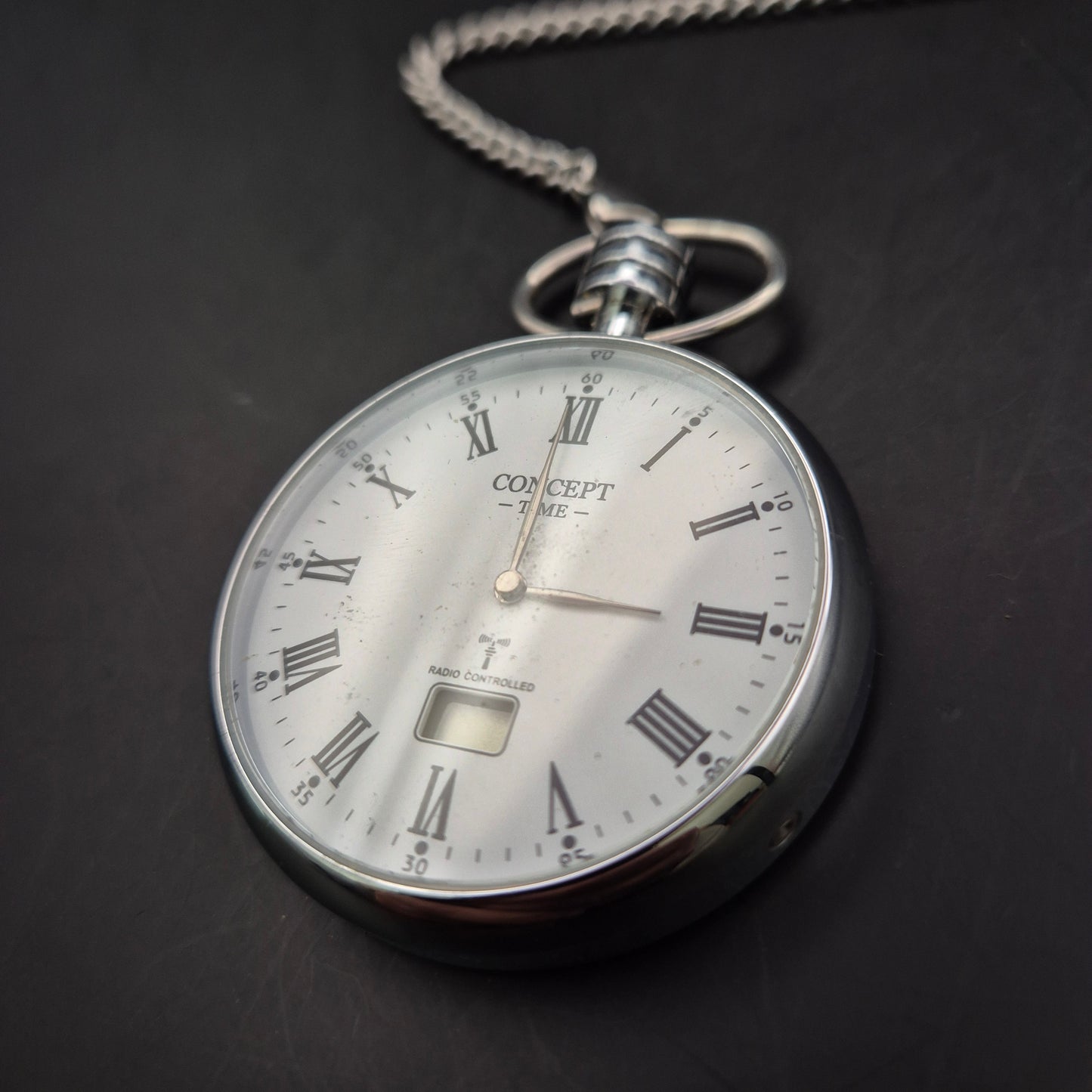 Funkgesteuerte Concept Time Taschenuhr – Klassisch & Präzise
